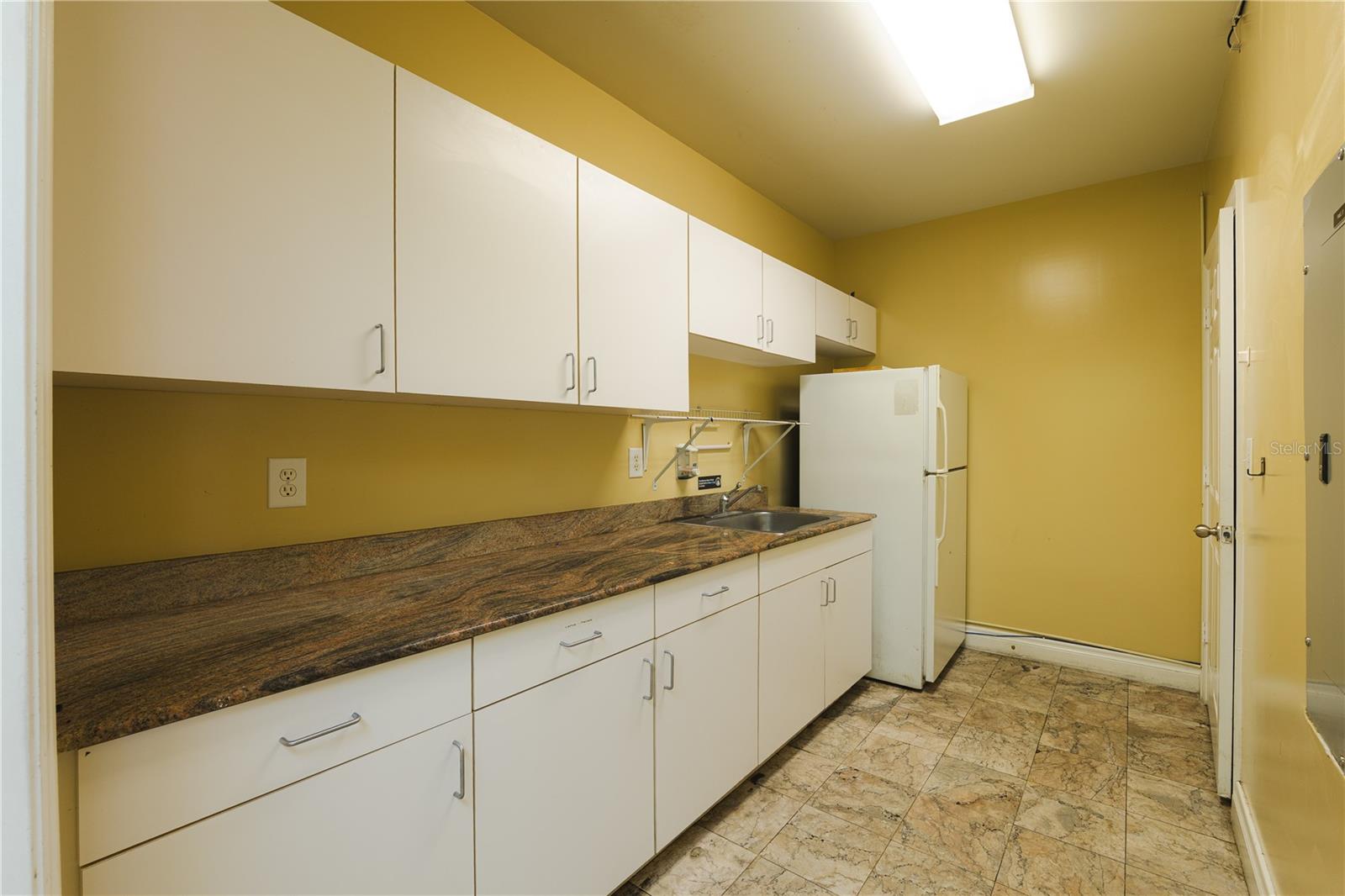 Listing photo id 3 for 9822 Anderson Road