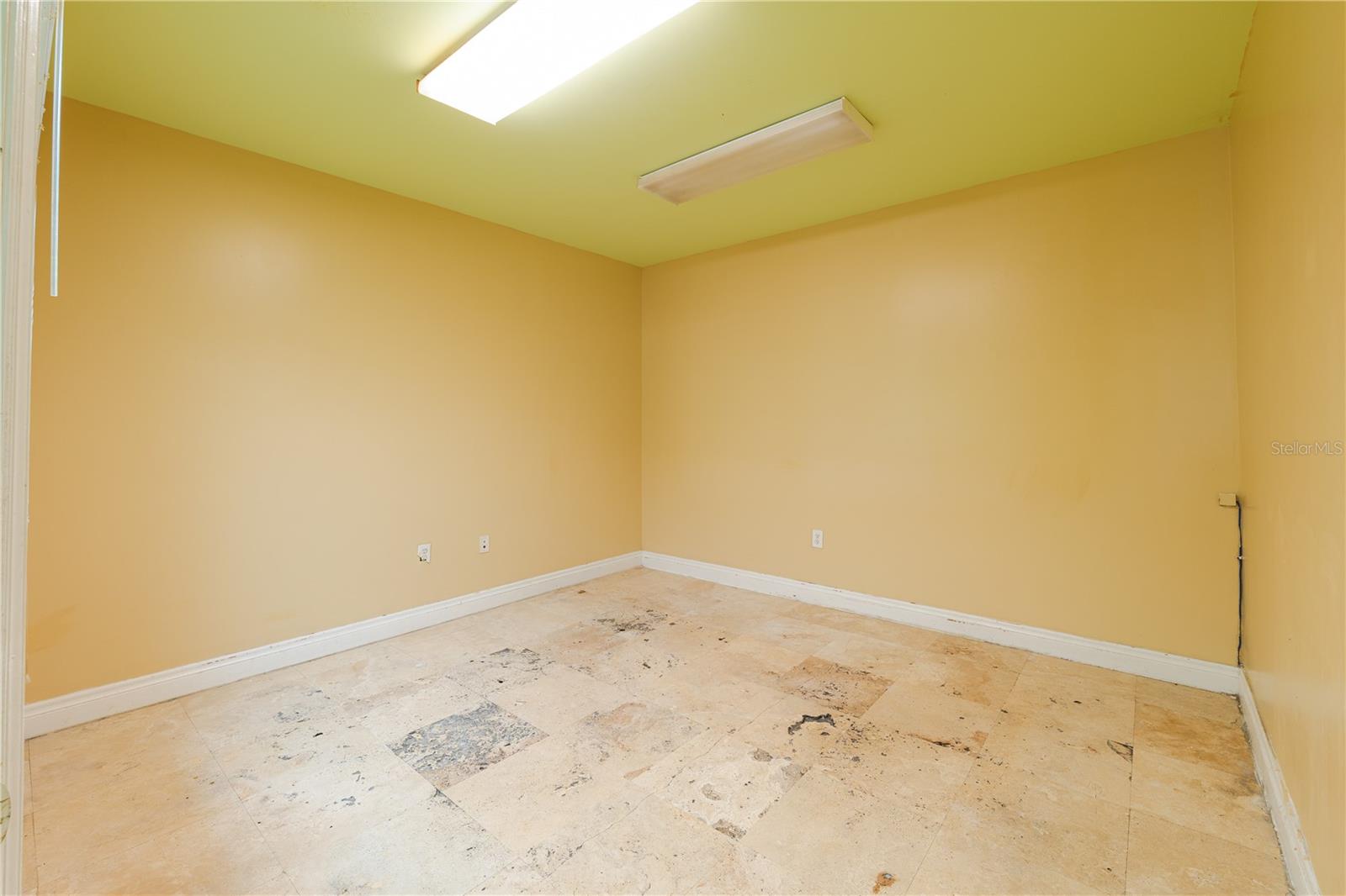 Listing photo id 6 for 9822 Anderson Road