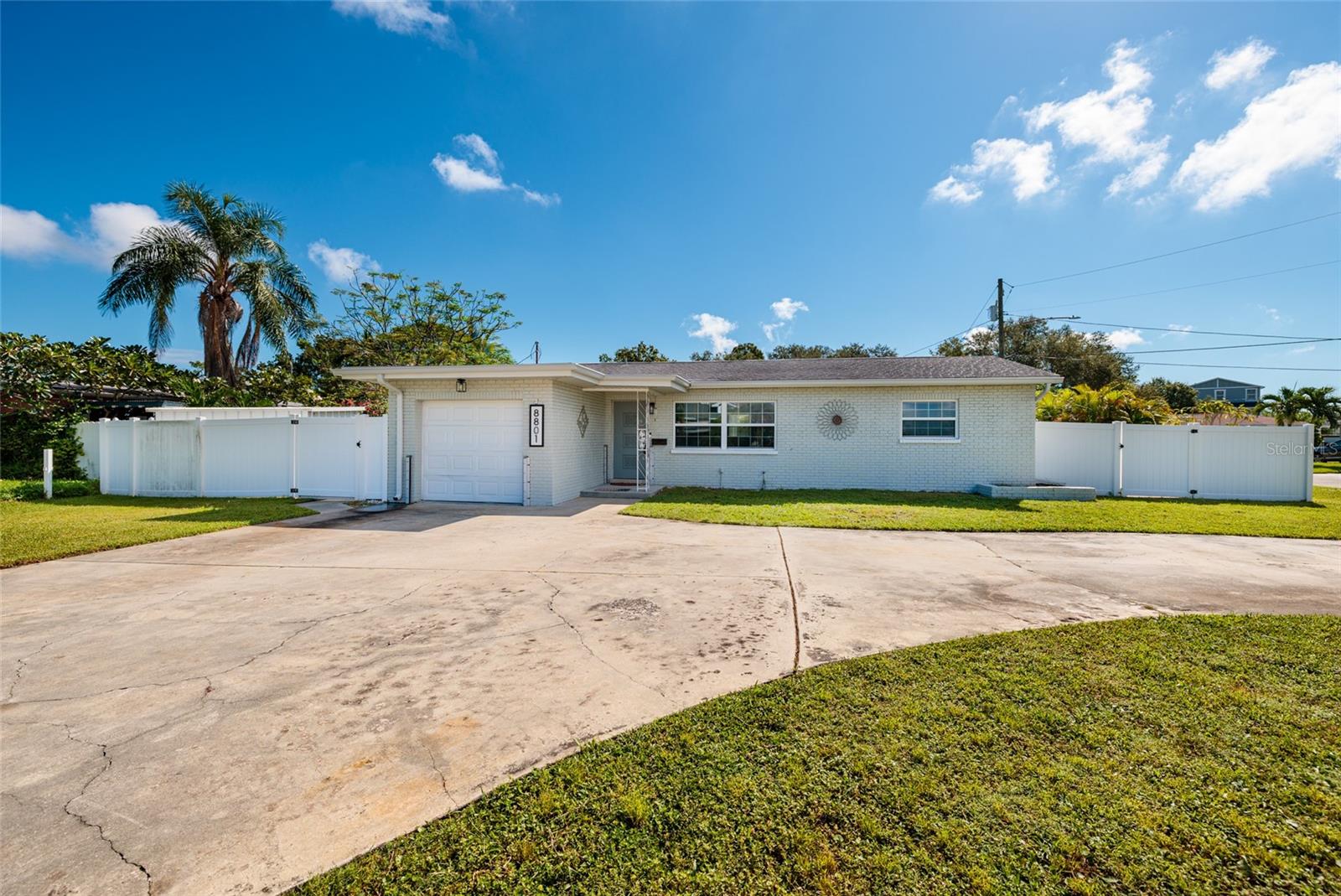 Image 2 of 28 For 8801 Sunlit Cove Drive Ne
