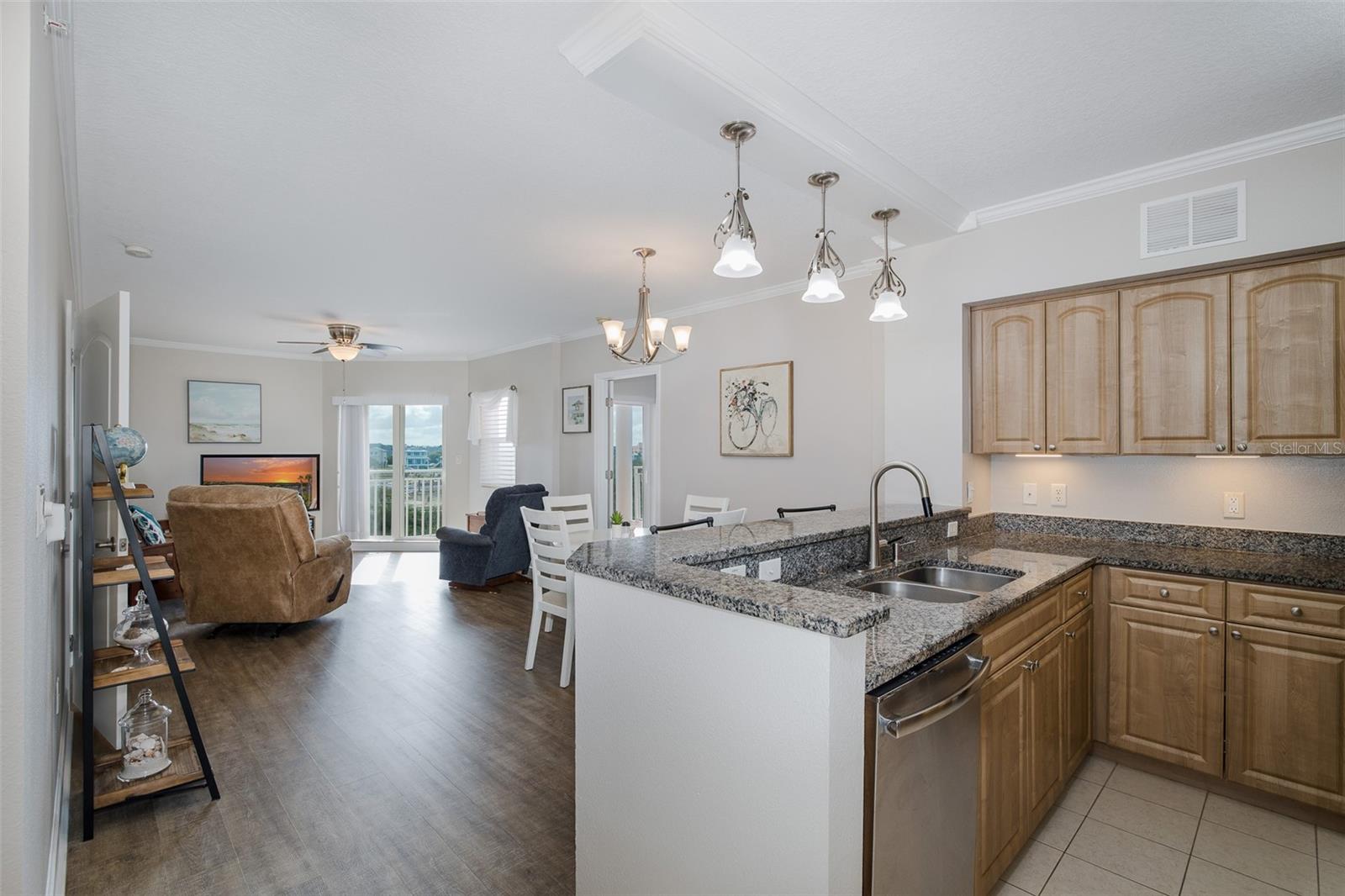 Image 11 of 45 For 4516 Seagull Drive 411