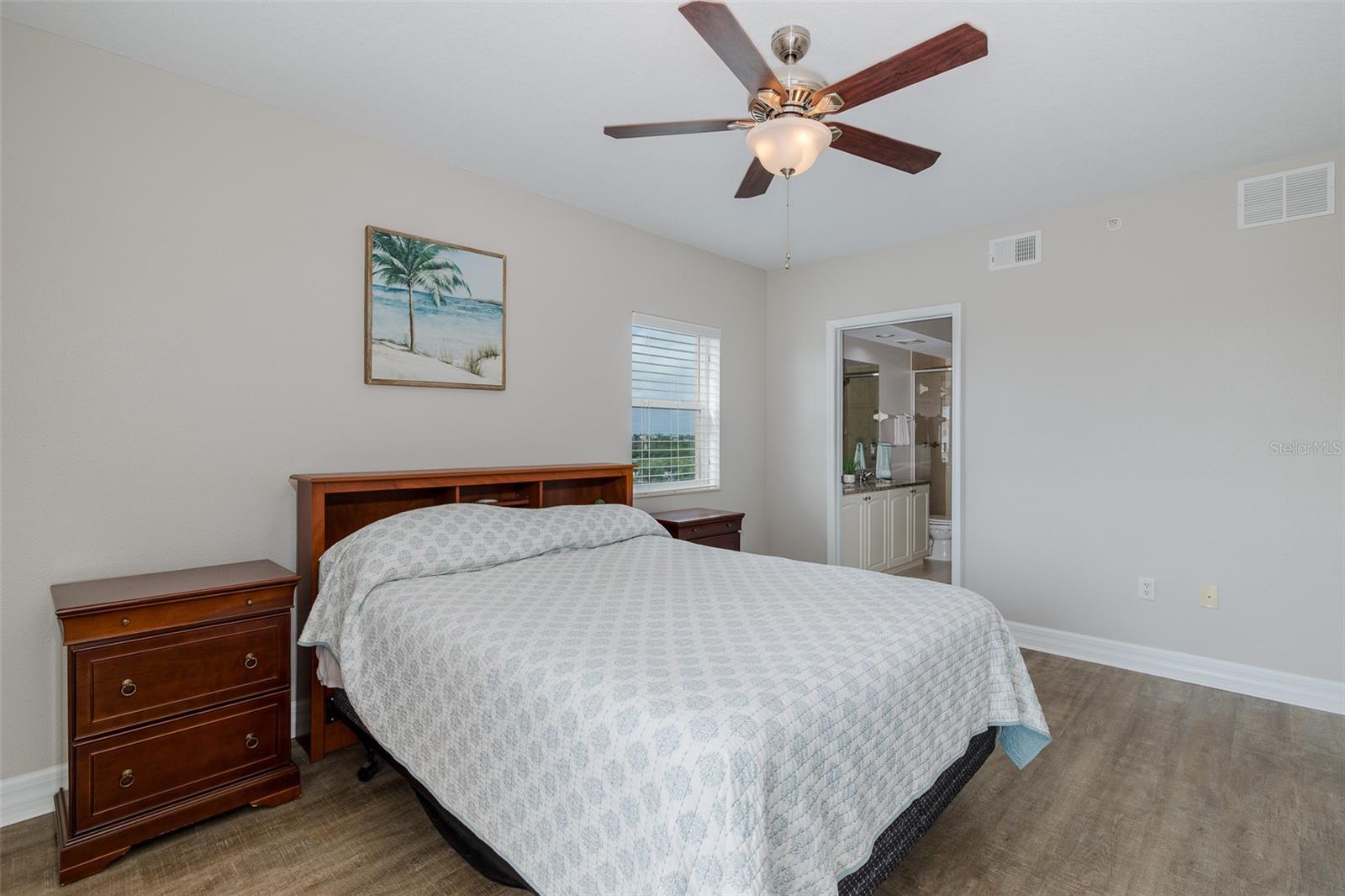 Image 21 of 45 For 4516 Seagull Drive 411