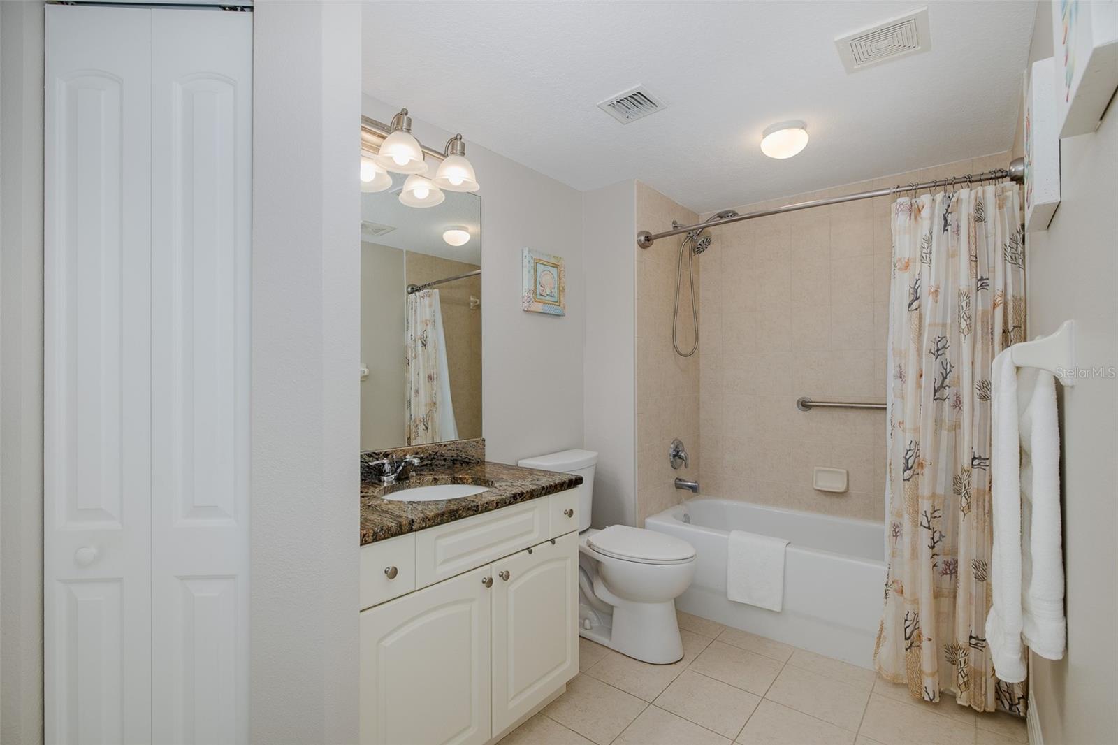 Image 26 of 45 For 4516 Seagull Drive 411