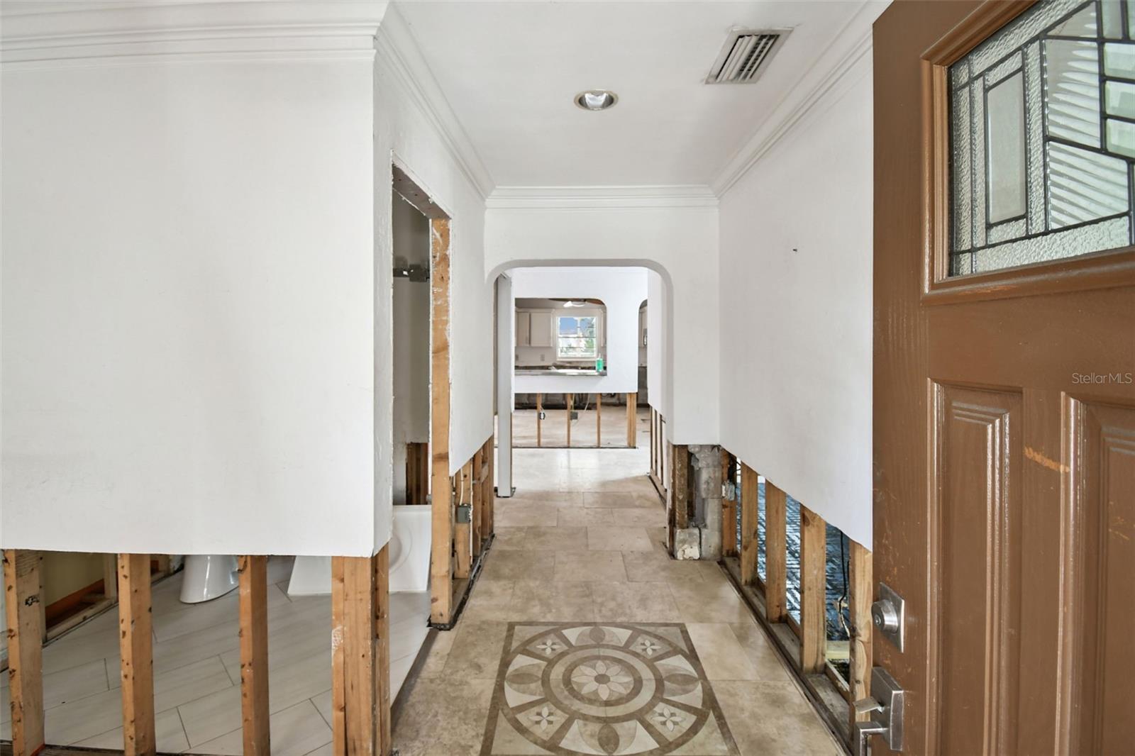 Image 15 of 73 For 456 Rafael Boulevard Ne