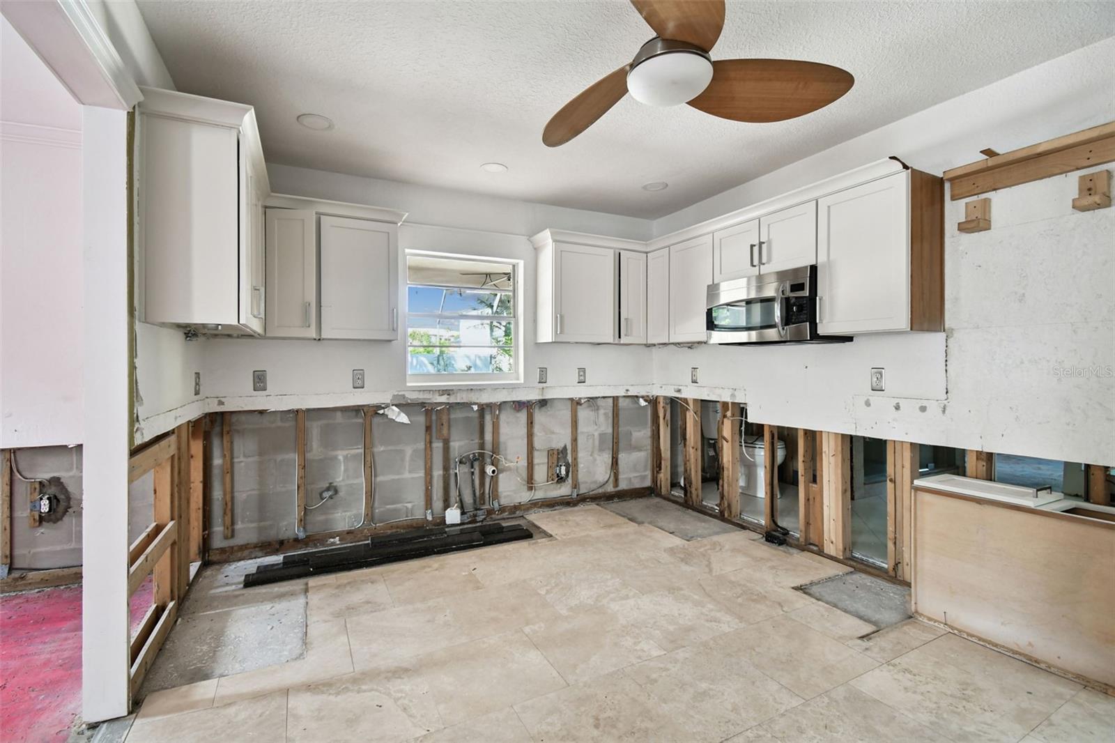 Image 25 of 73 For 456 Rafael Boulevard Ne