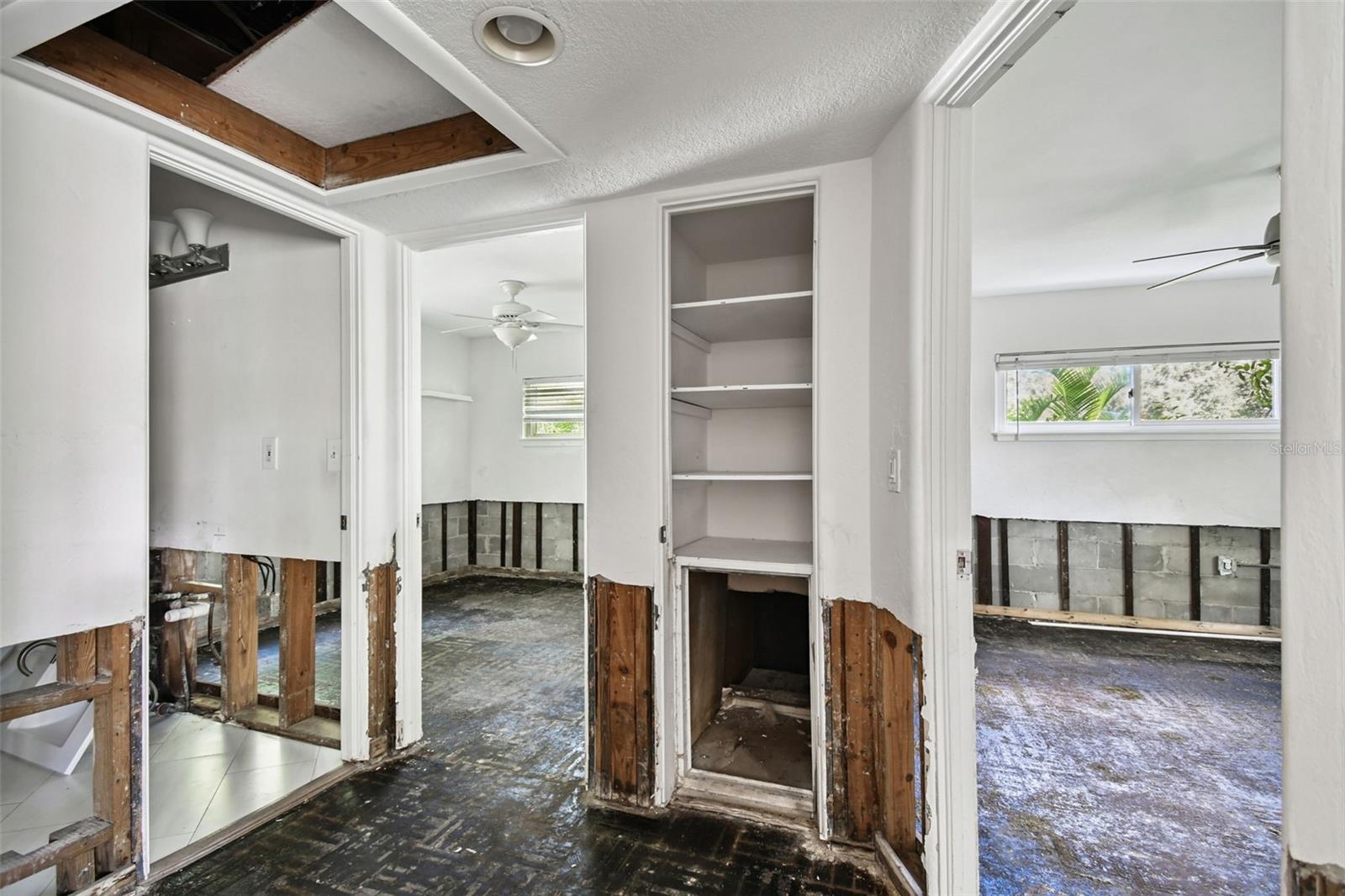 Image 37 of 73 For 456 Rafael Boulevard Ne