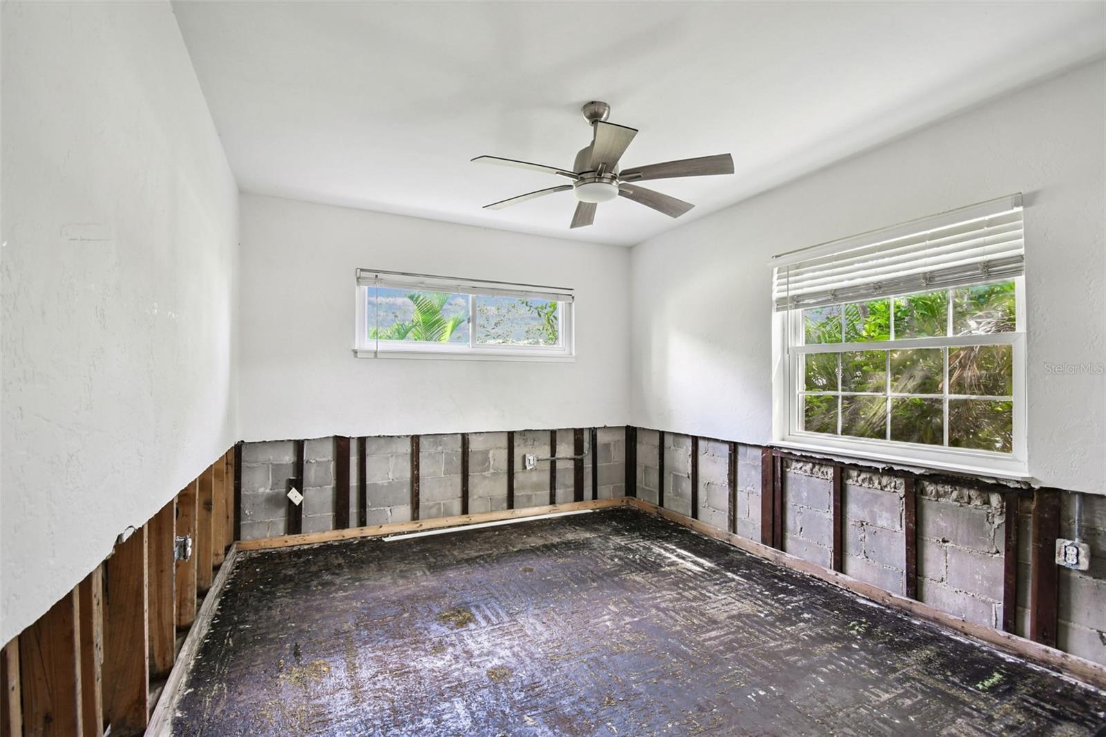 Image 38 of 73 For 456 Rafael Boulevard Ne