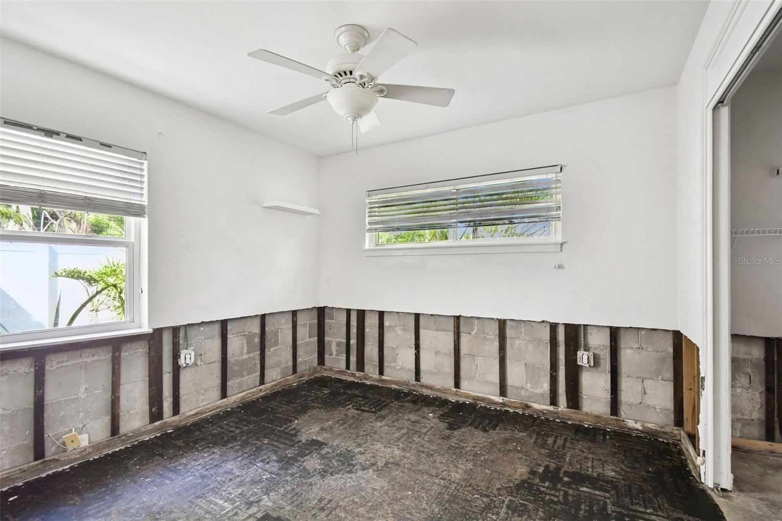 Image 44 of 73 For 456 Rafael Boulevard Ne