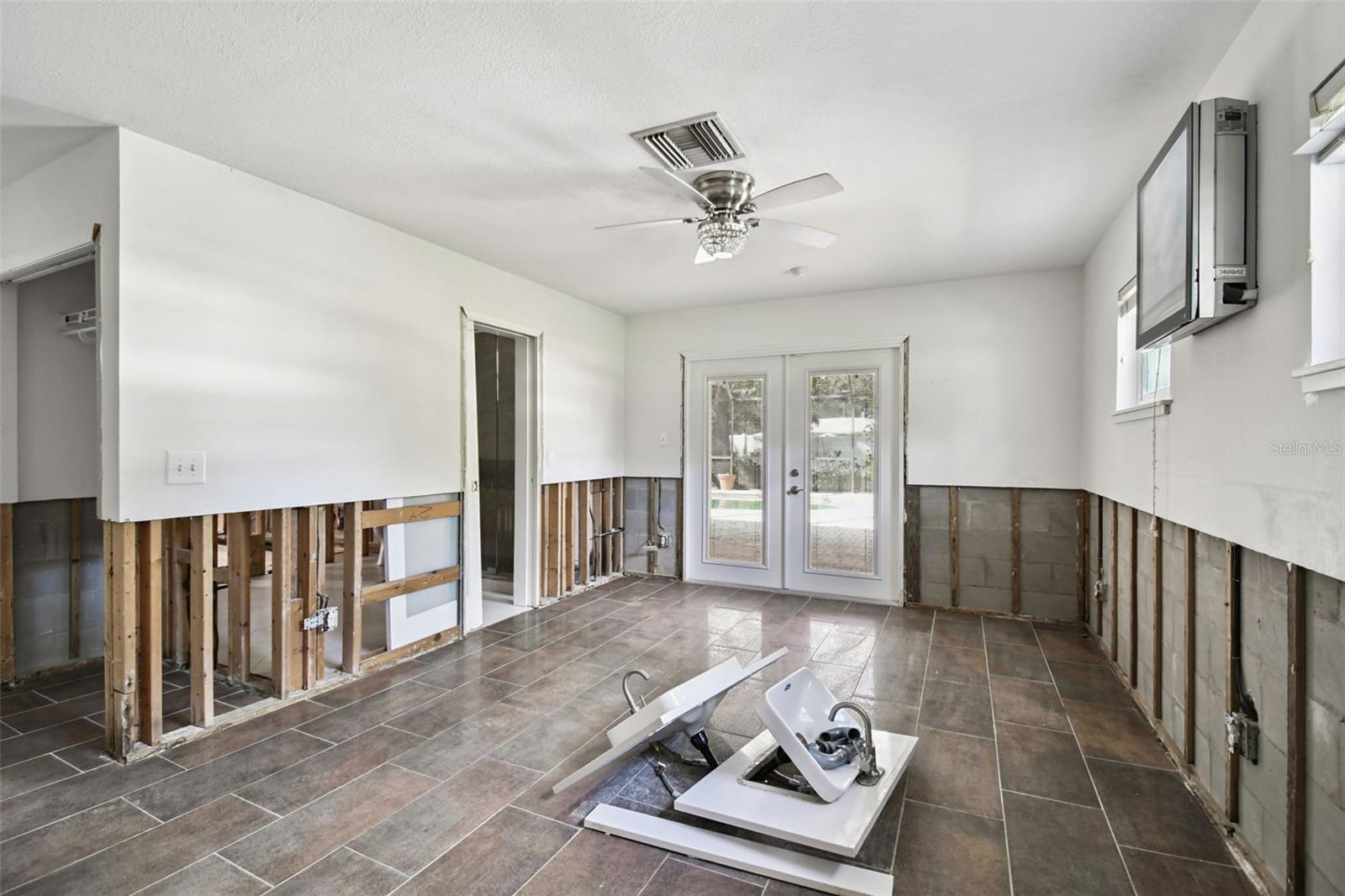 Image 48 of 73 For 456 Rafael Boulevard Ne