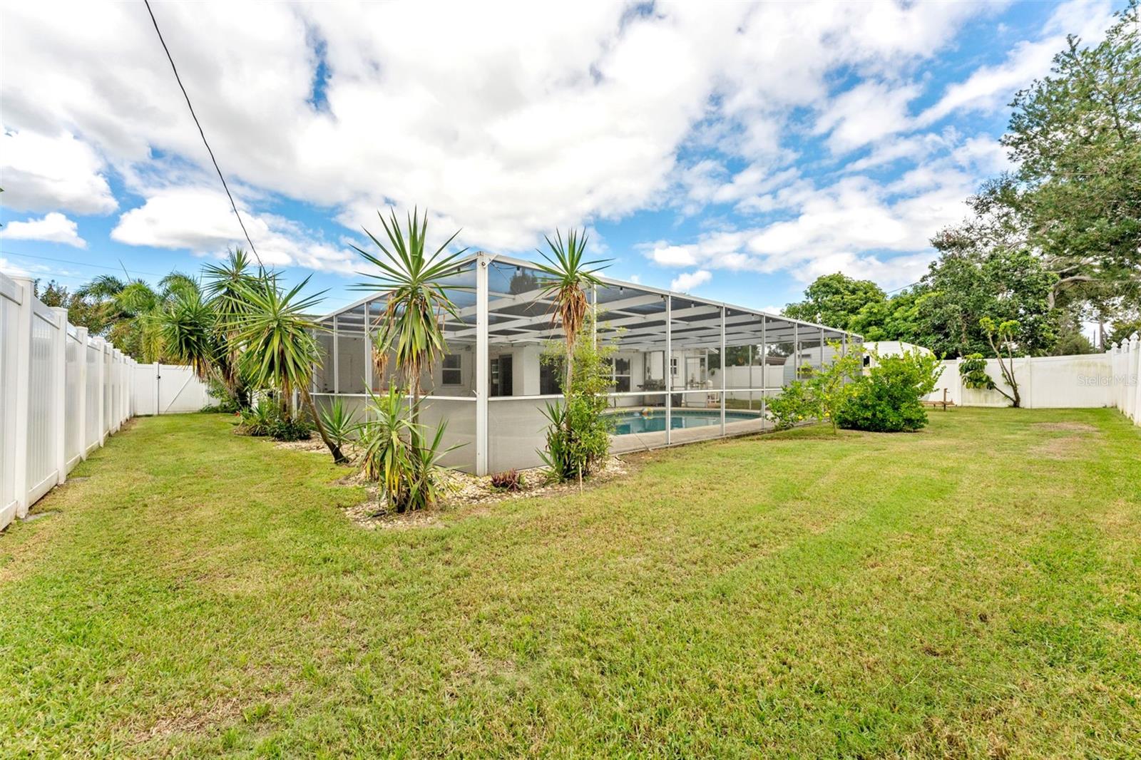 Image 17 of 19 For 4490 38th Avenue N