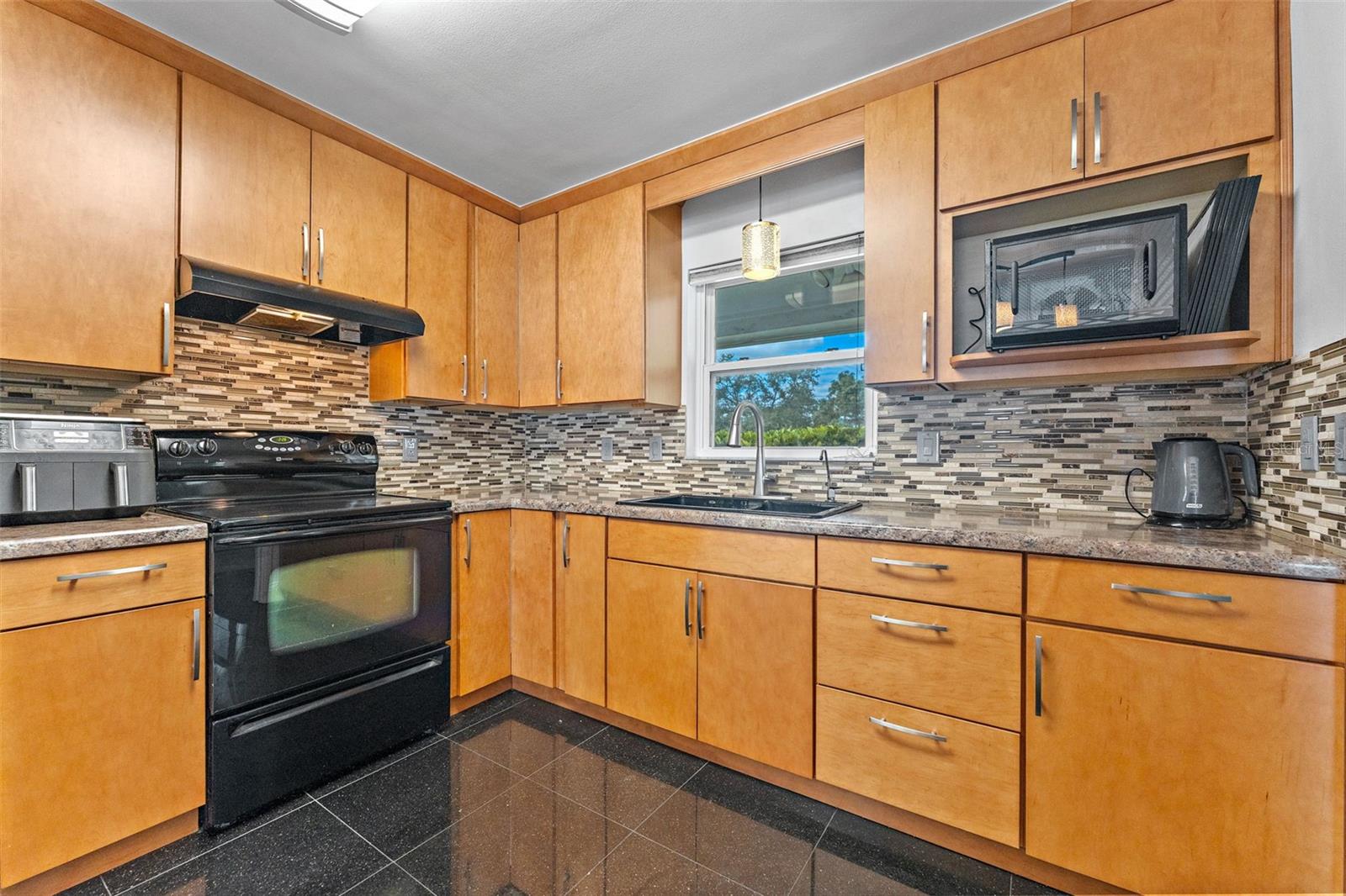 Image 6 of 19 For 4490 38th Avenue N