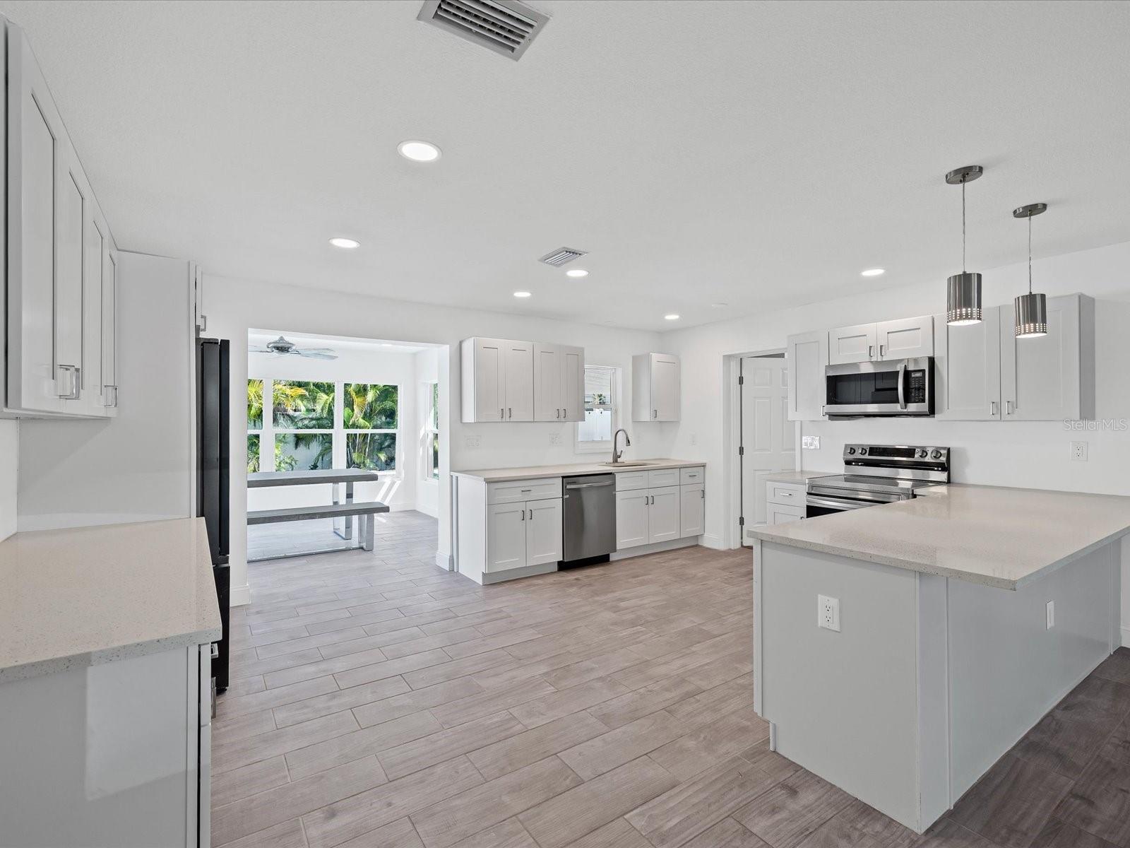 Image 3 of 55 For 8345 41st Avenue N