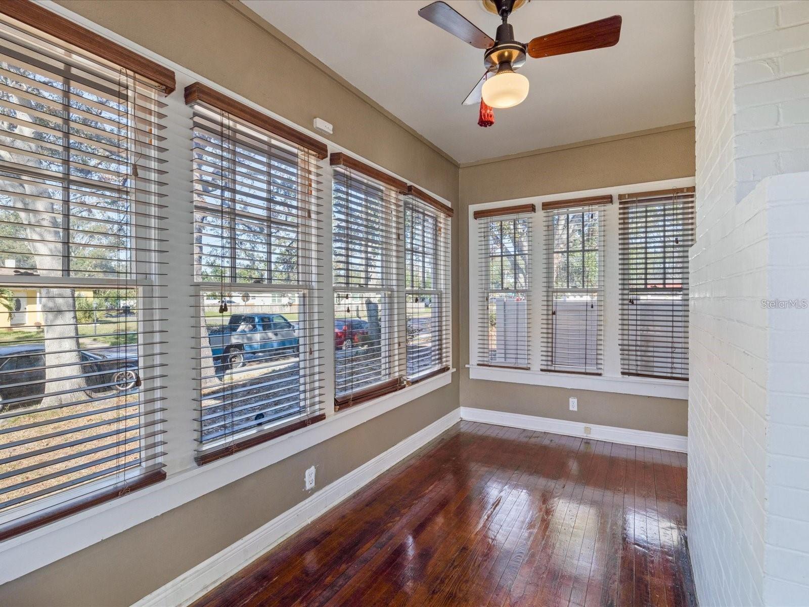 Image 21 of 54 For 500 53rd Street S