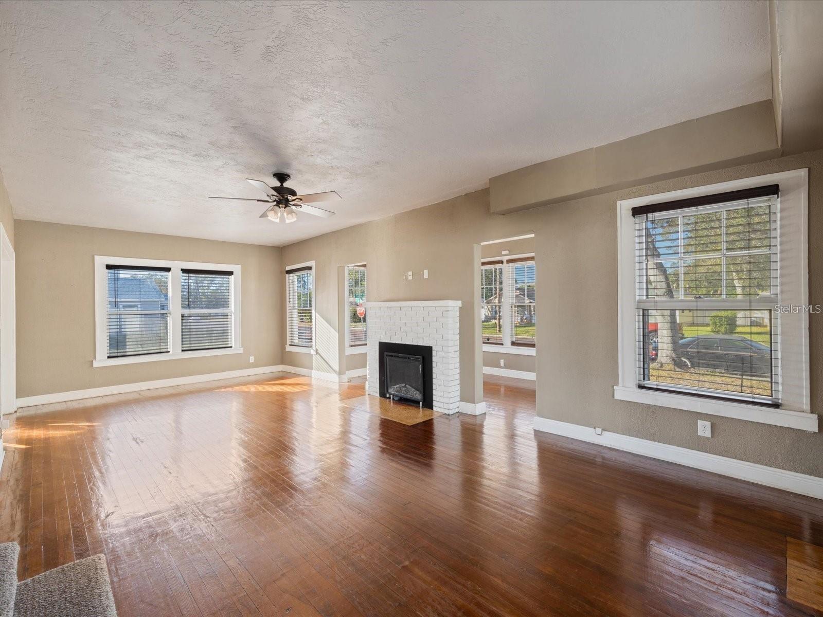 Image 24 of 54 For 500 53rd Street S