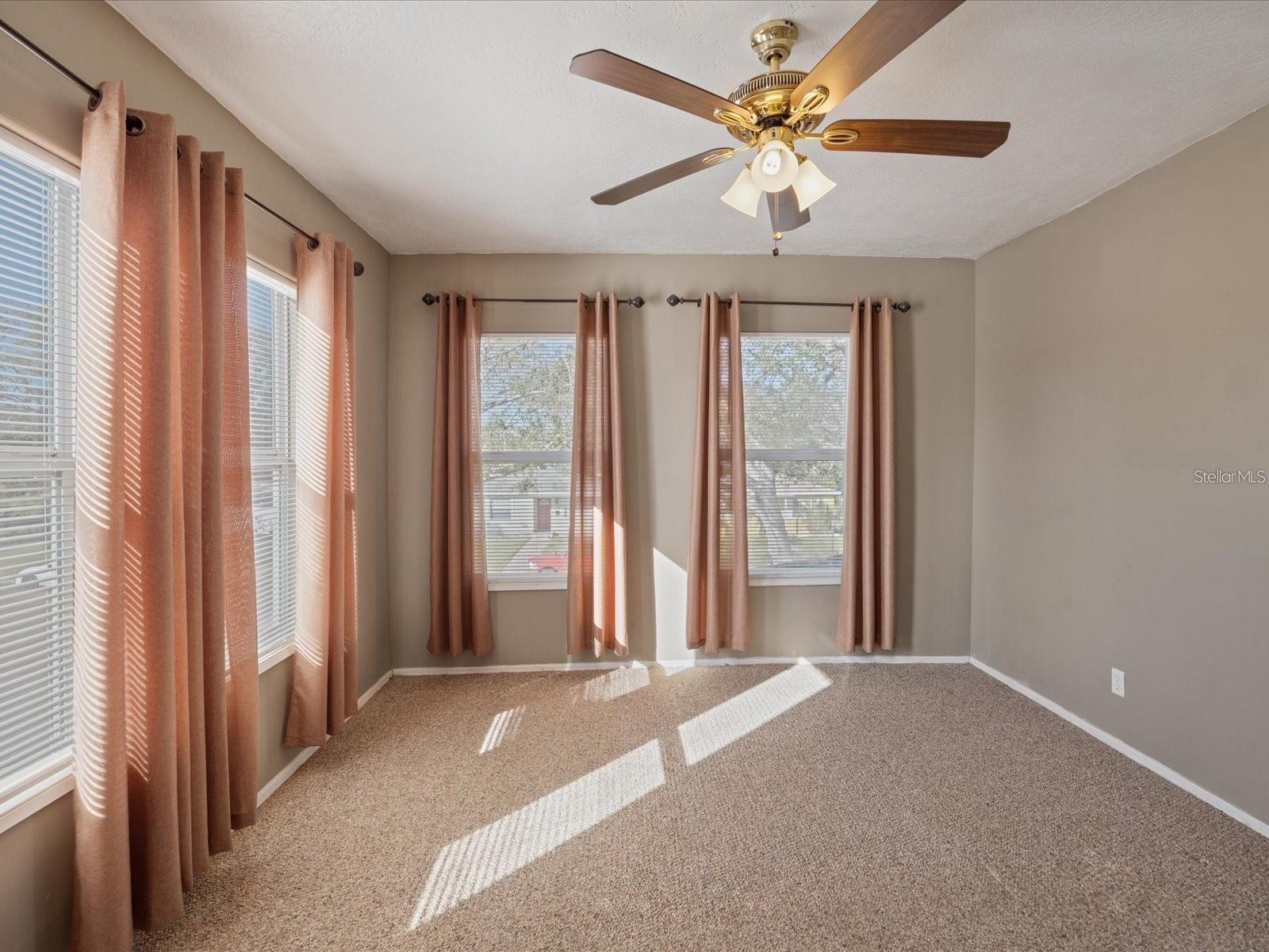Image 28 of 54 For 500 53rd Street S