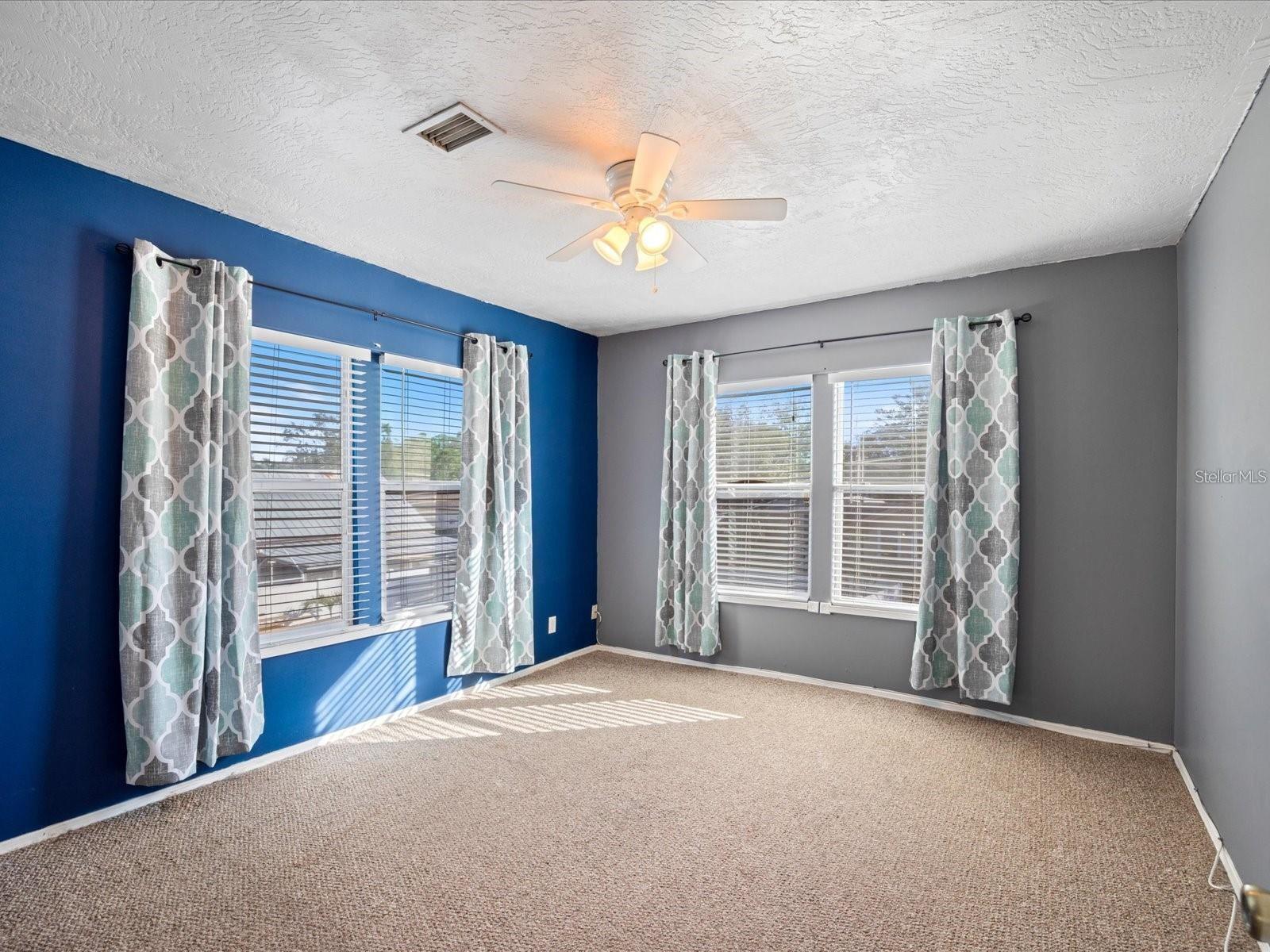 Image 36 of 54 For 500 53rd Street S