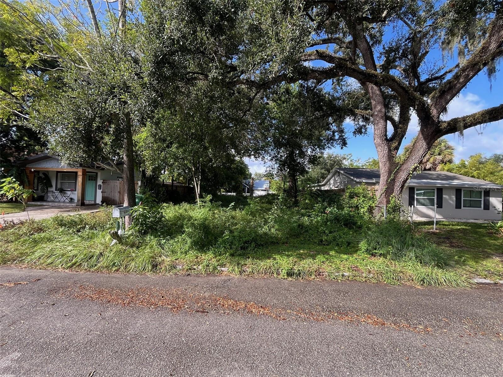Listing Details for 211 Emily Street, TAMPA, FL 33603