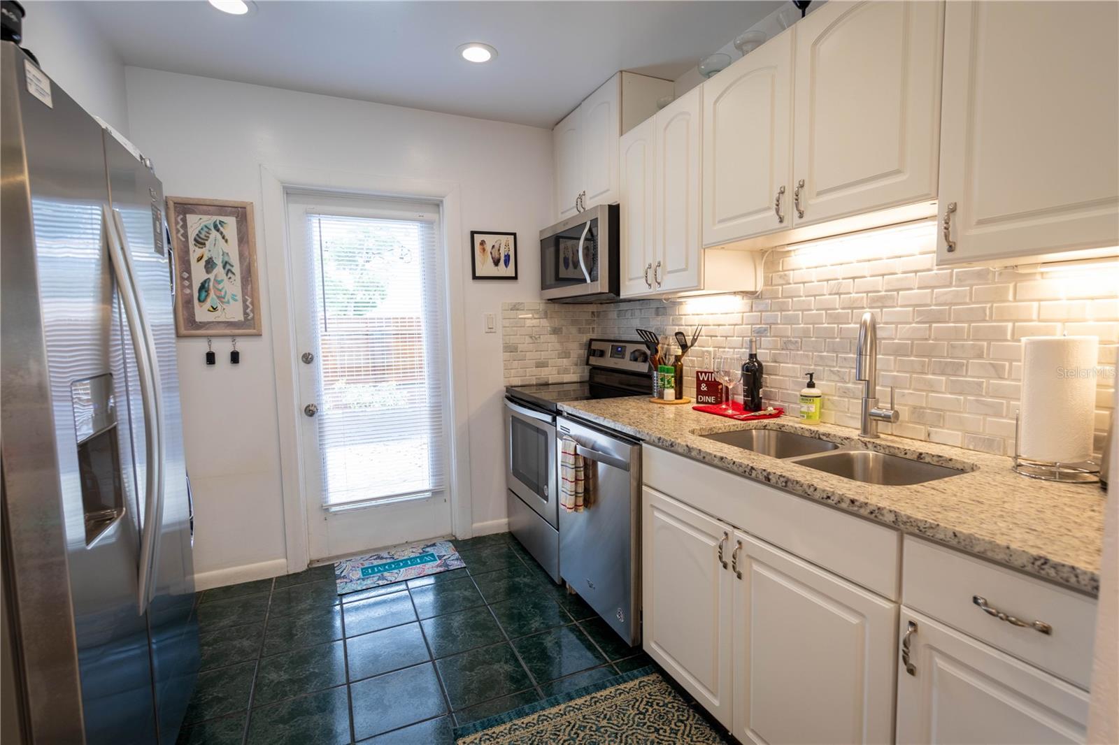 Image 26 of 42 For 839 3rd Street N