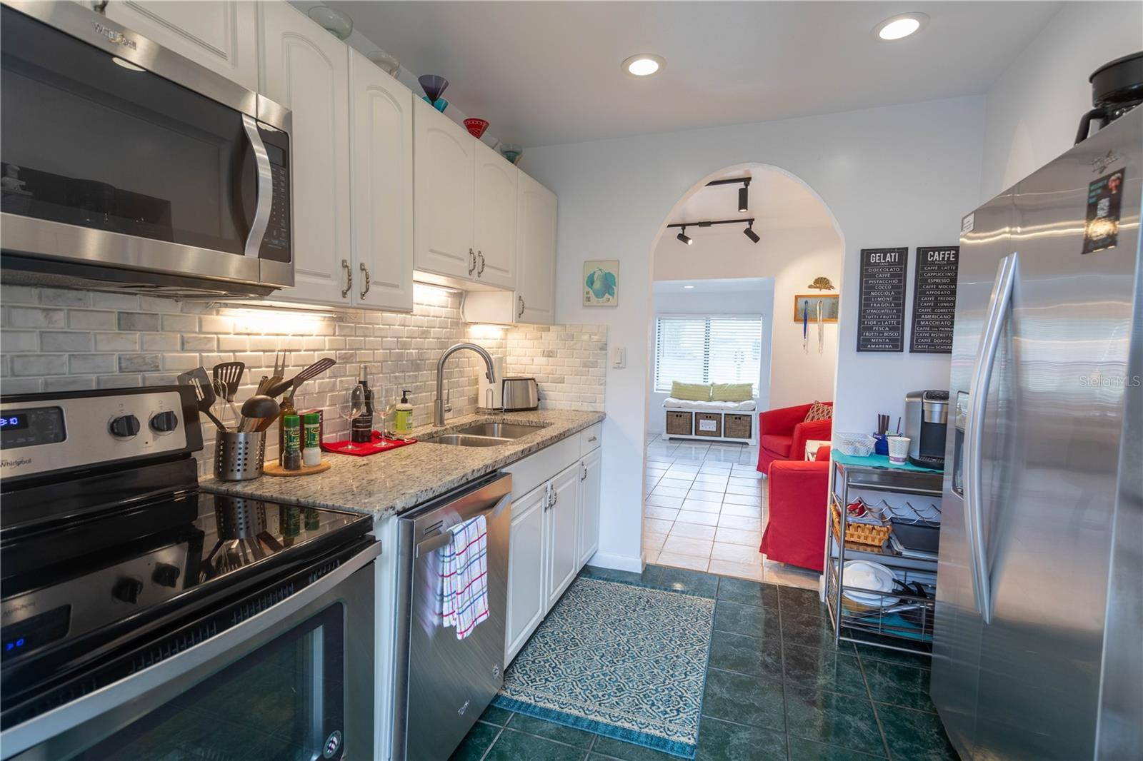 Image 27 of 42 For 839 3rd Street N