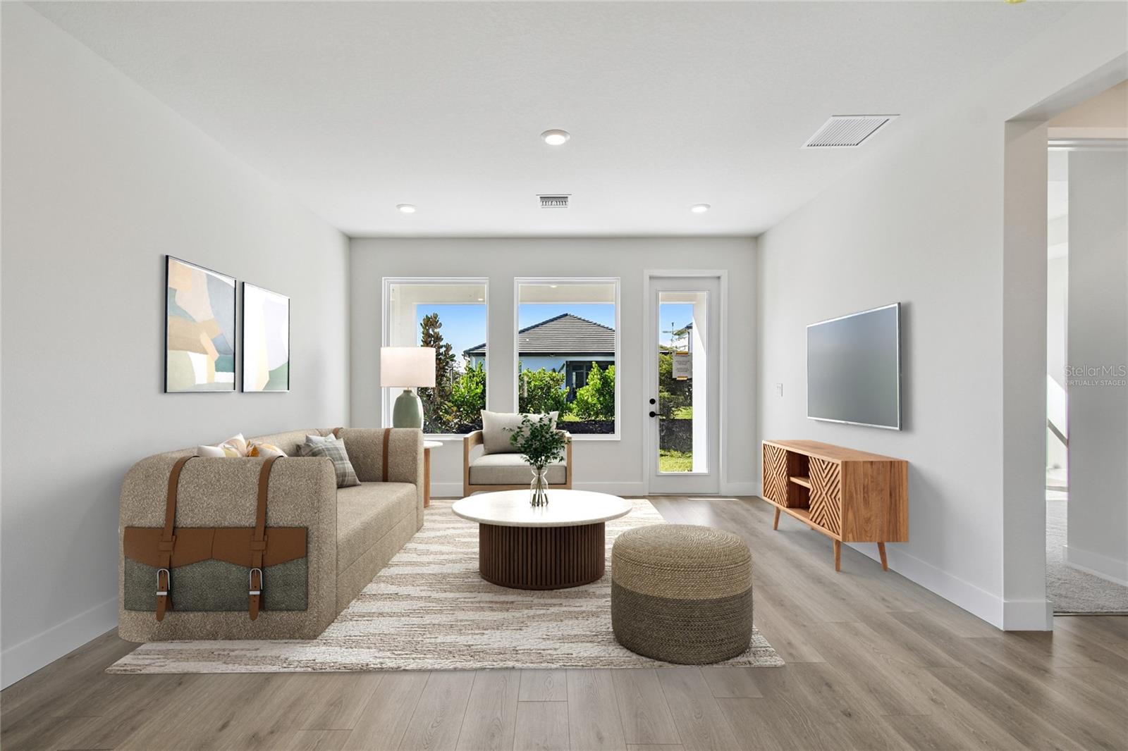 Image 14 of 42 For 629 Allora Avenue