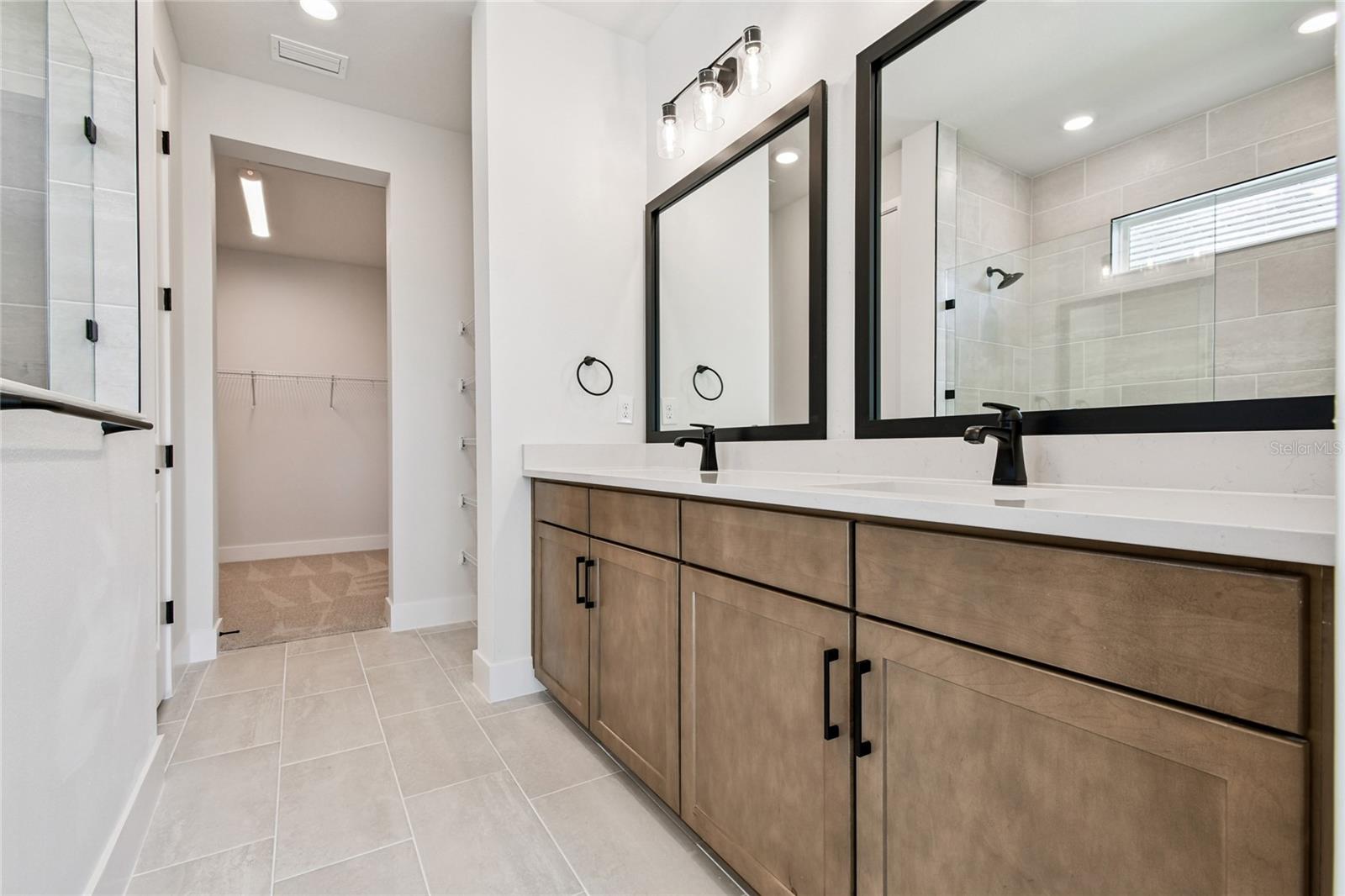 Image 21 of 42 For 629 Allora Avenue