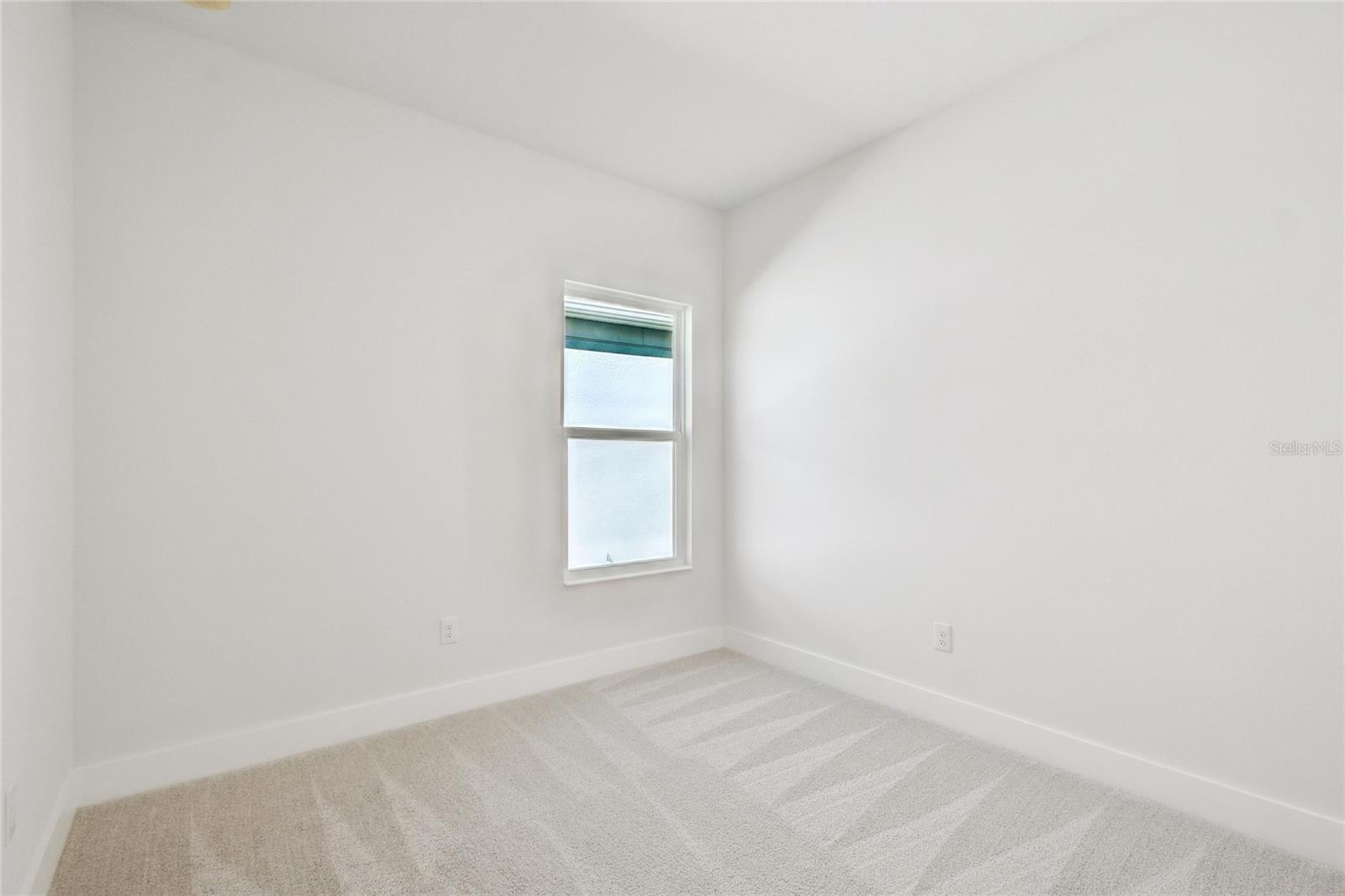 Image 26 of 42 For 629 Allora Avenue