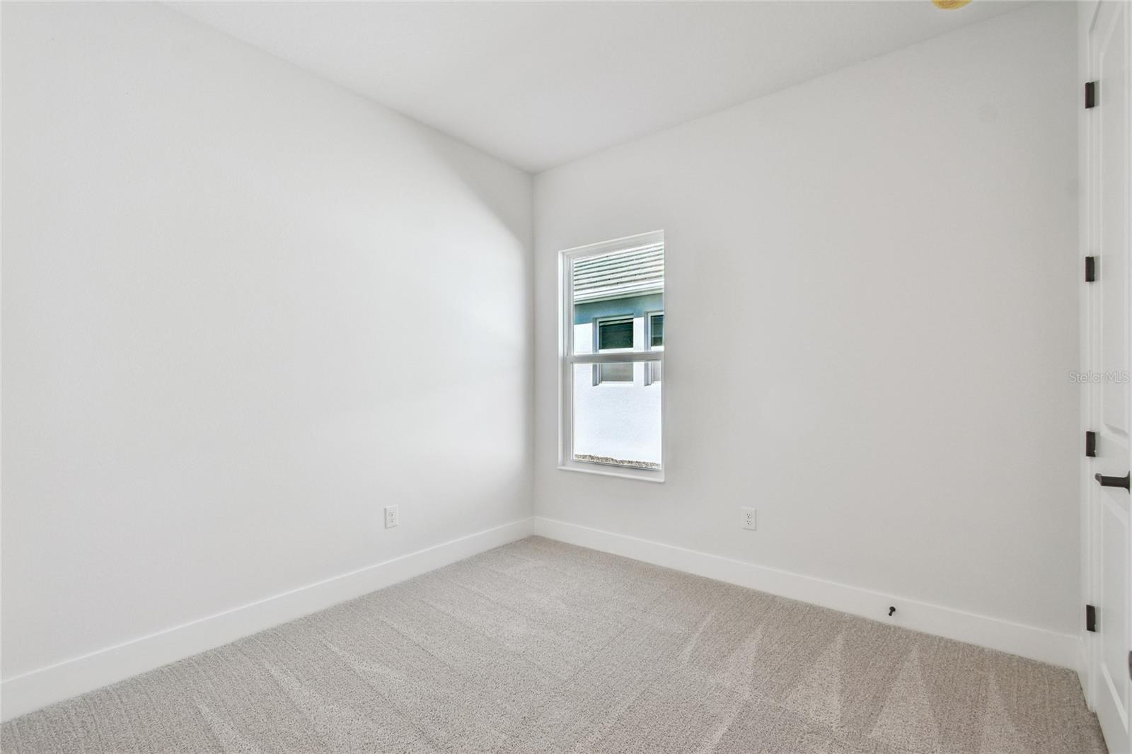 Image 30 of 42 For 629 Allora Avenue