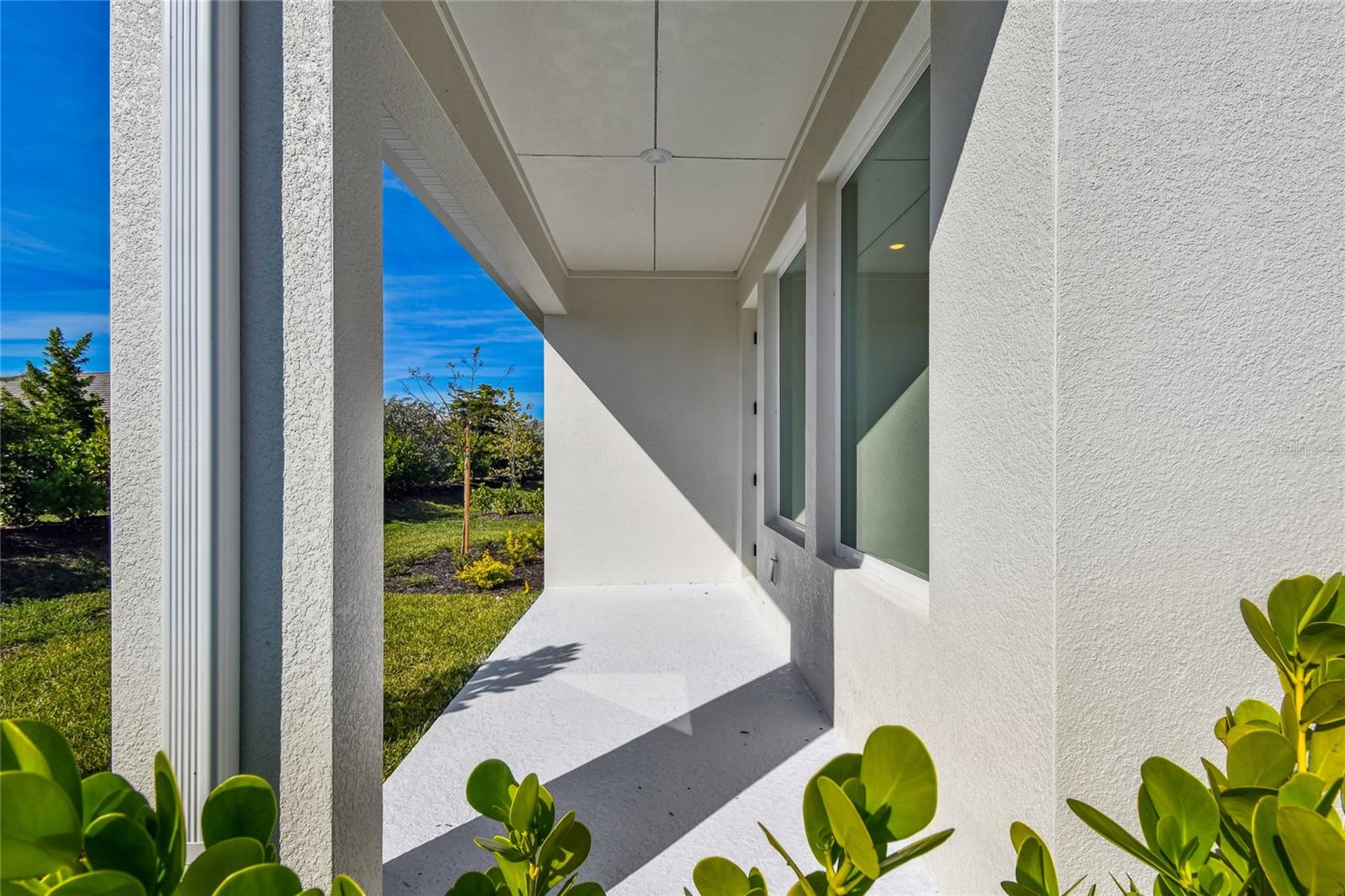 Image 33 of 42 For 629 Allora Avenue