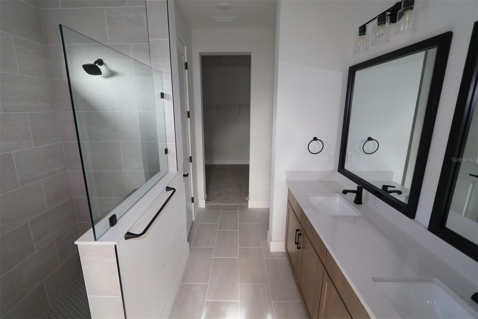 Image 8 of 12 For 629 Allora Avenue