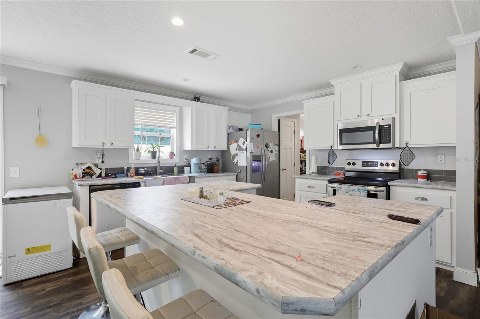 Image 3 of 21 For 39508 Bay Avenue