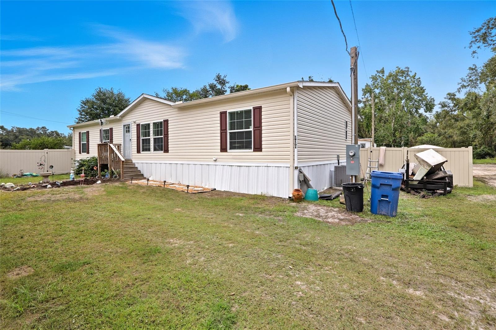 Image 4 of 21 For 39508 Bay Avenue