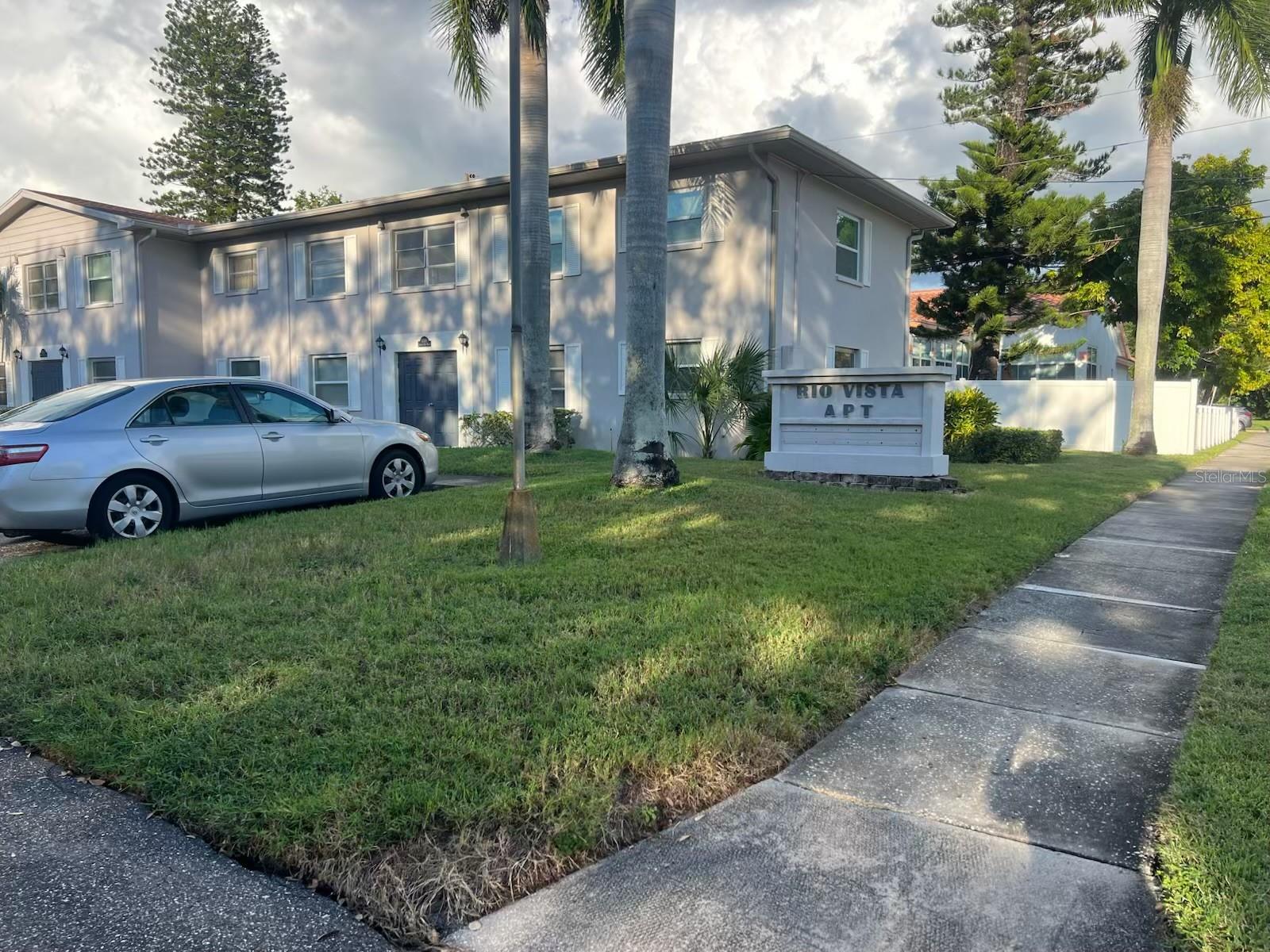 Details for 8325 7th Way N 09, ST PETERSBURG, FL 33702