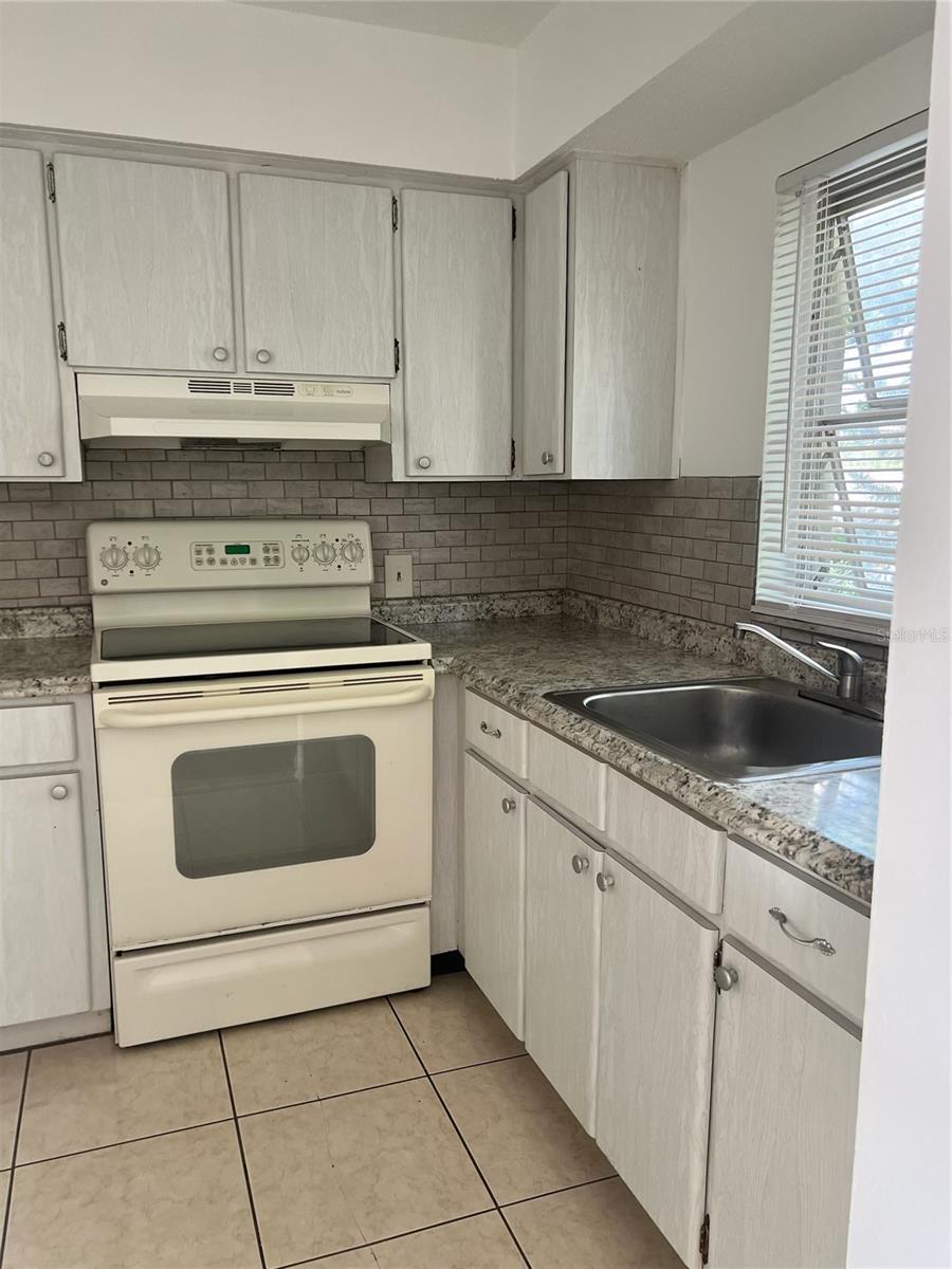 Image 5 of 9 For 8325 7th Way N 09