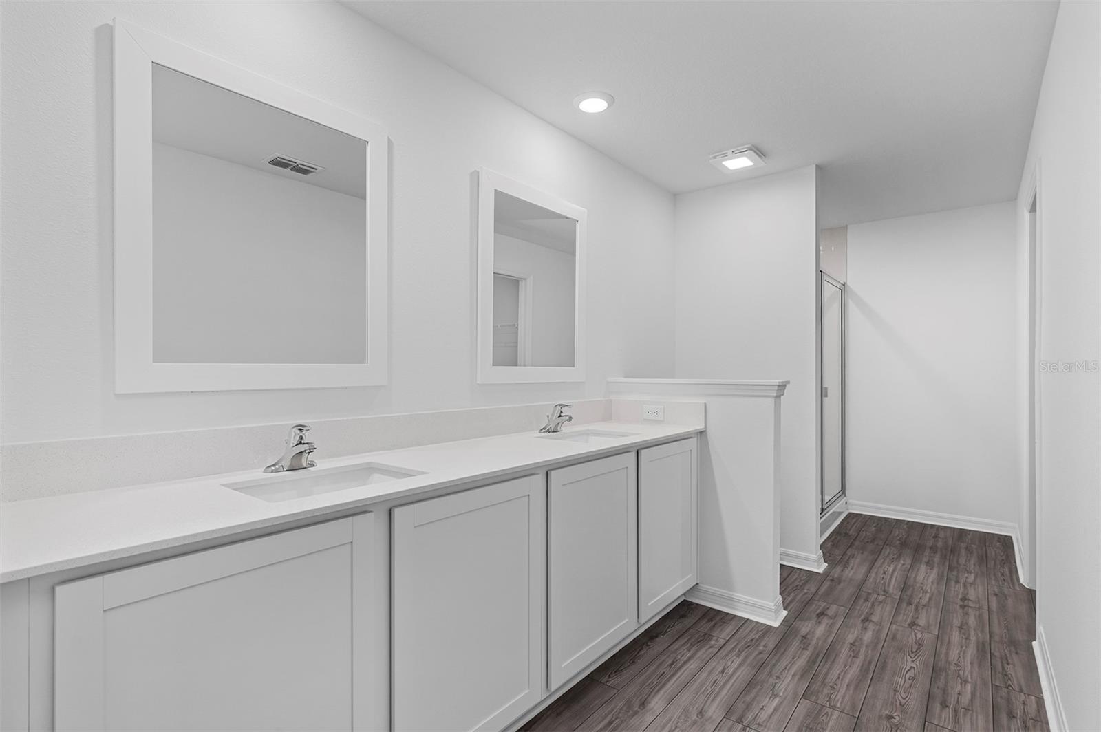 Image 12 of 21 For 571 Bay Leaf Drive