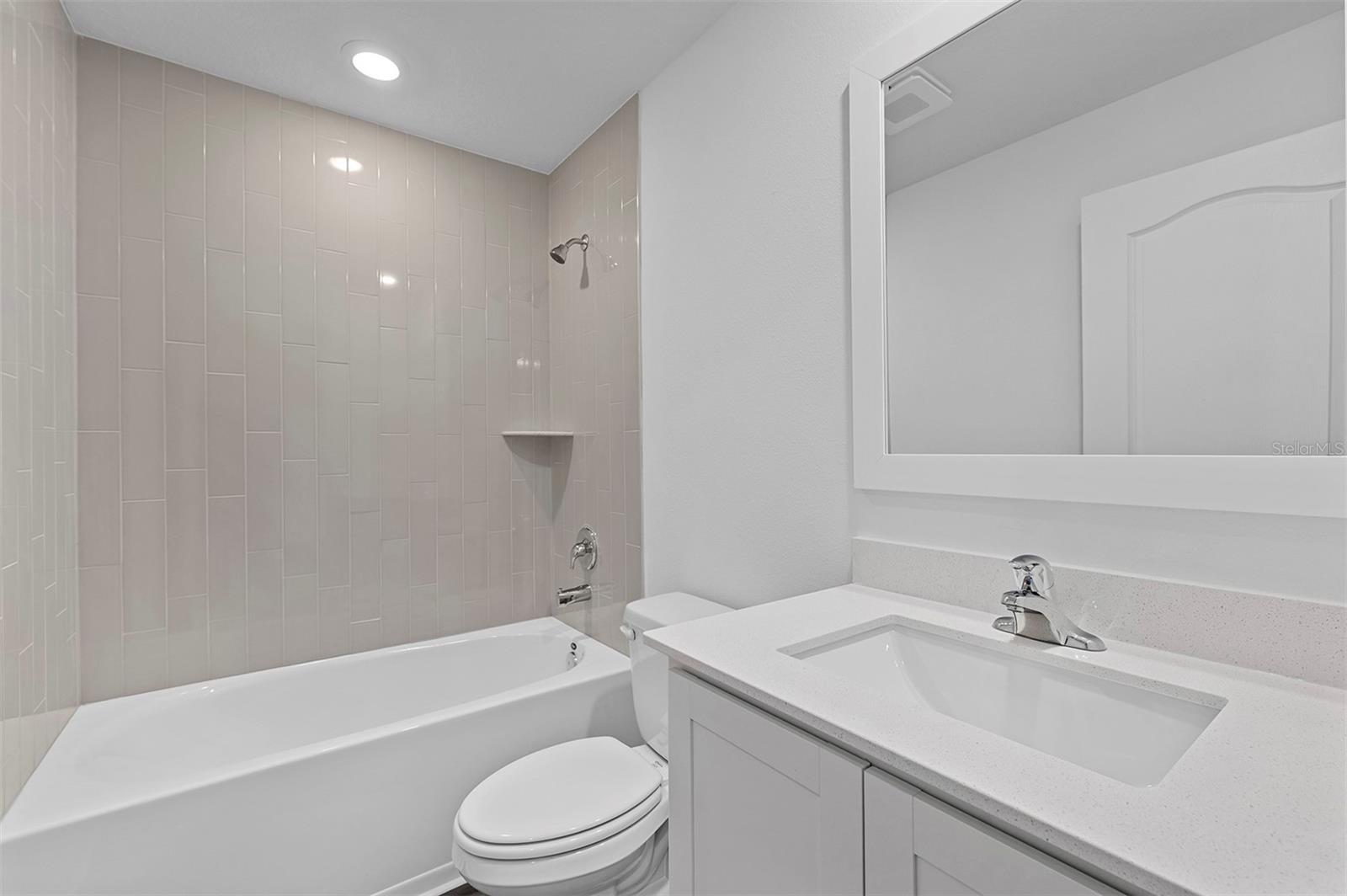 Image 16 of 21 For 571 Bay Leaf Drive