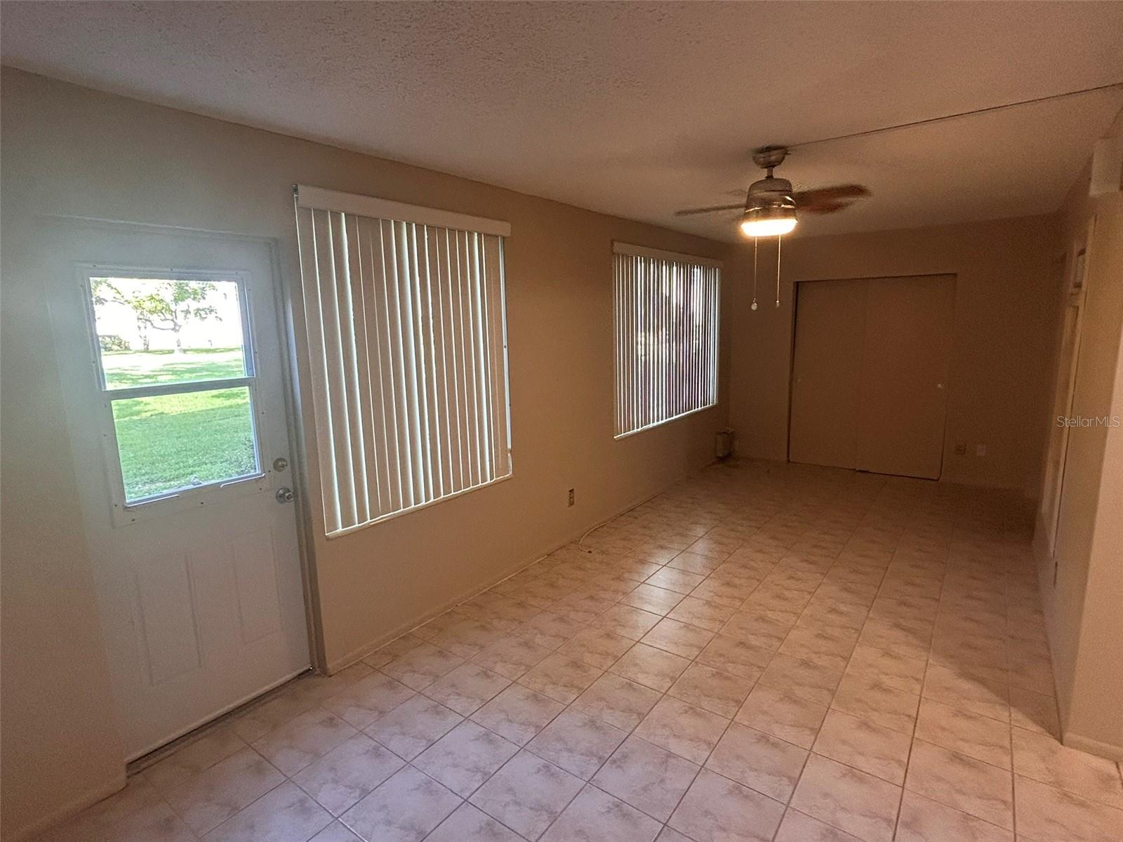 Image 13 of 55 For 2402 Ecuadorian Way 18