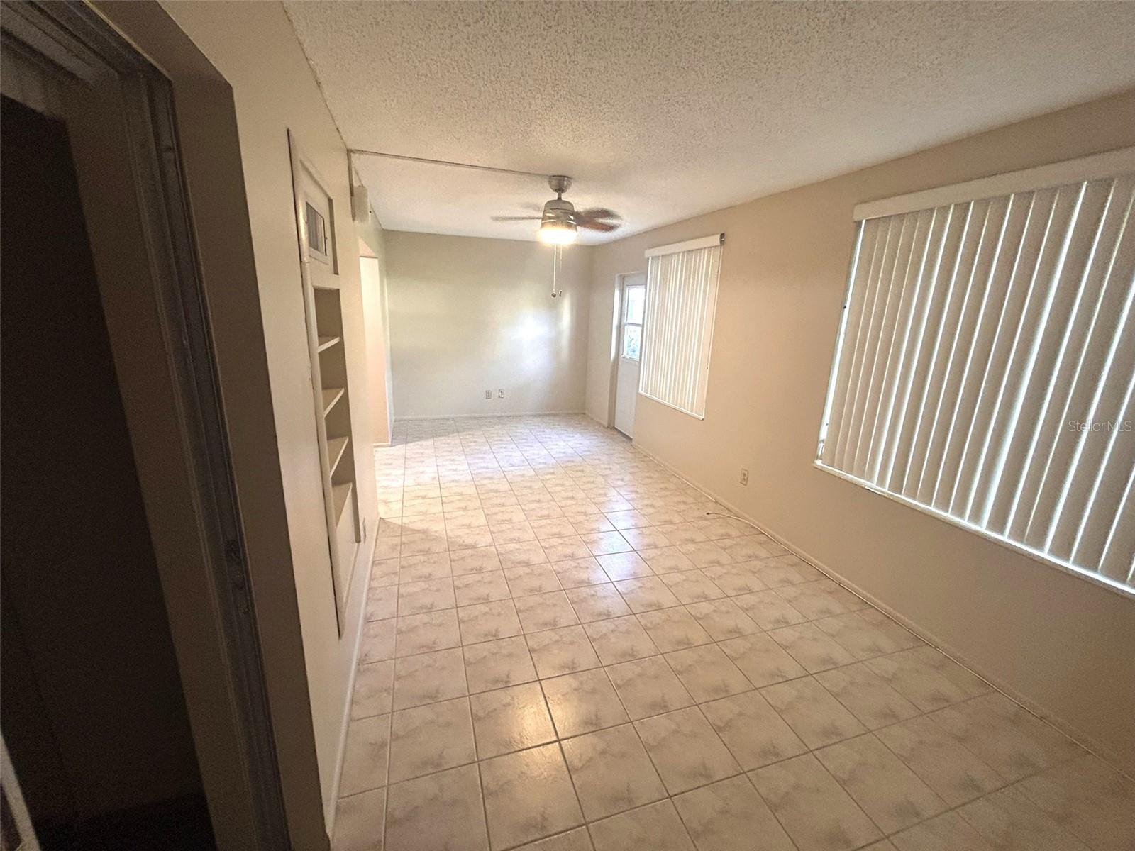 Image 15 of 55 For 2402 Ecuadorian Way 18