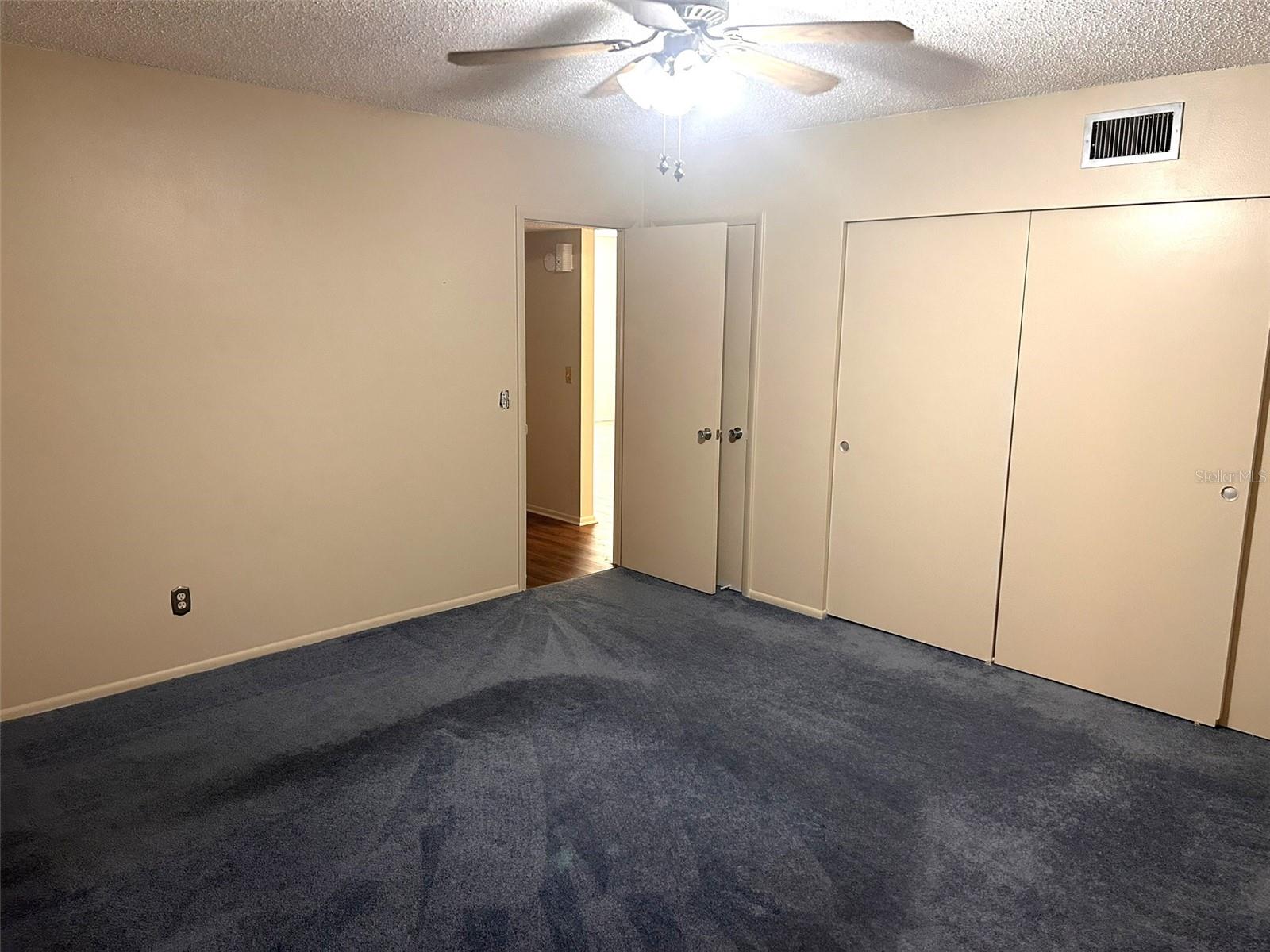 Image 17 of 55 For 2402 Ecuadorian Way 18