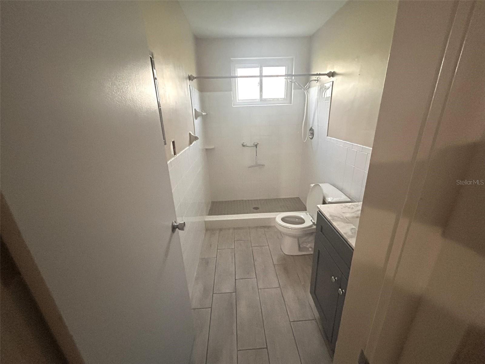 Image 19 of 55 For 2402 Ecuadorian Way 18