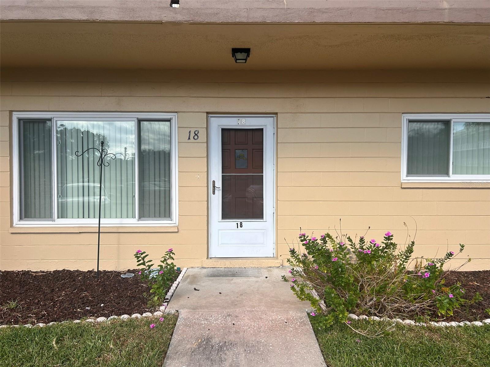 Image 3 of 55 For 2402 Ecuadorian Way 18