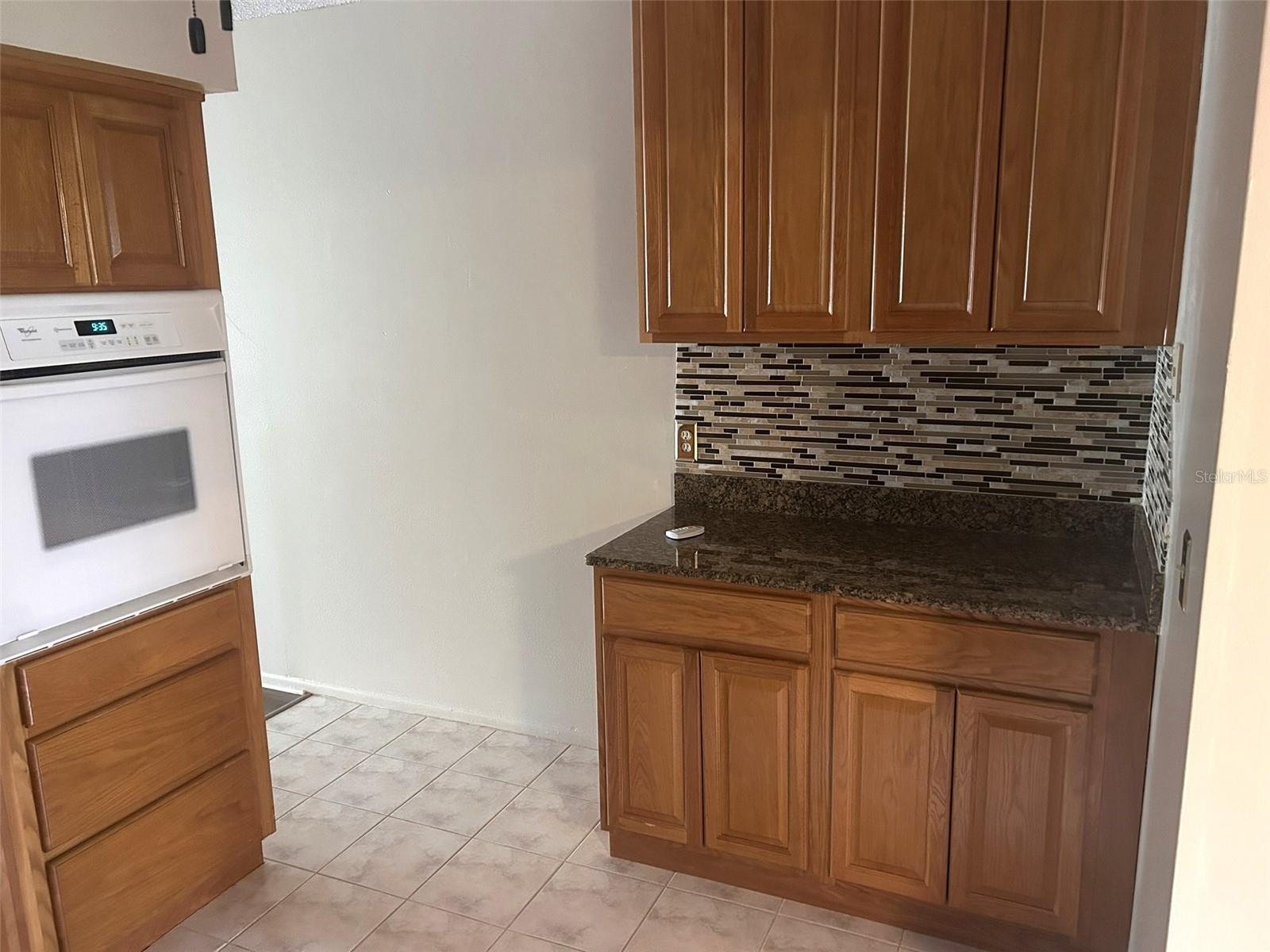 Image 8 of 55 For 2402 Ecuadorian Way 18