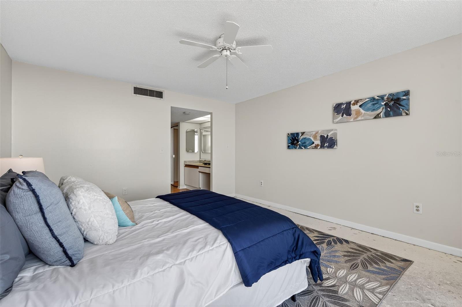 Image 24 of 56 For 7600 Bayshore Drive 902