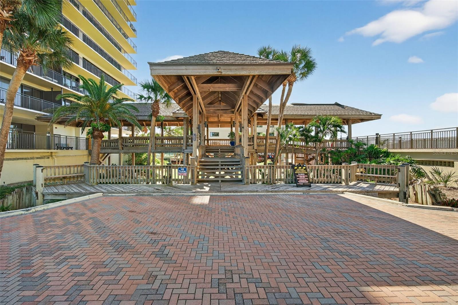 Image 38 of 56 For 7600 Bayshore Drive 902