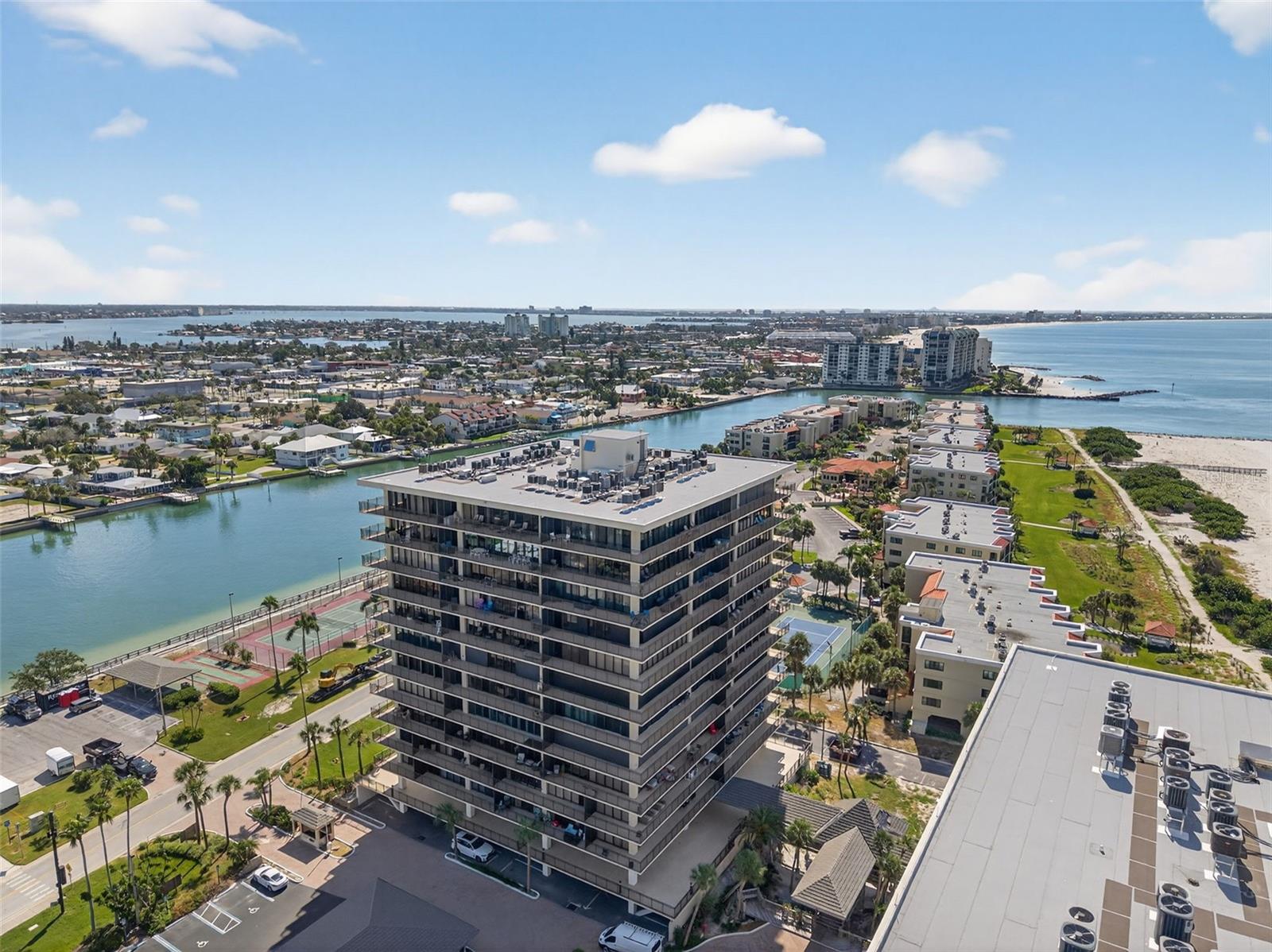 Image 48 of 56 For 7600 Bayshore Drive 902