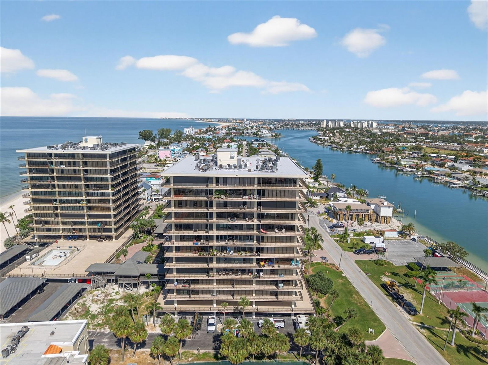 Image 6 of 56 For 7600 Bayshore Drive 902
