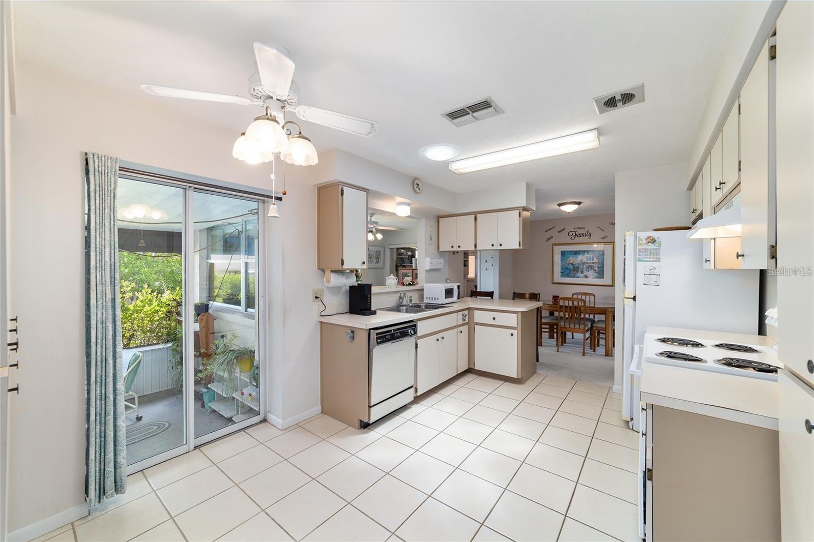 Image 3 of 25 For 3509 Honeylocust Drive