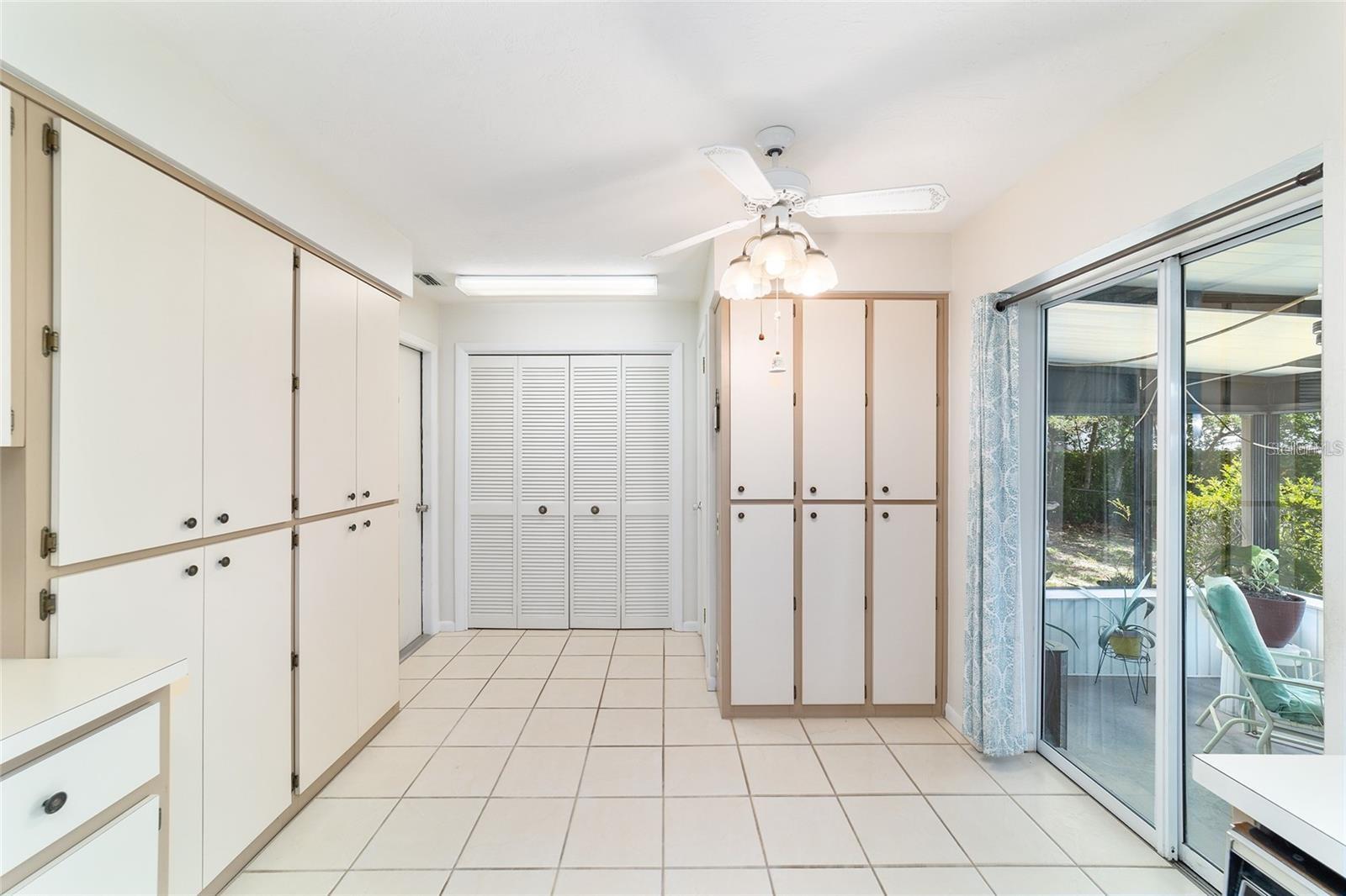 Image 4 of 25 For 3509 Honeylocust Drive