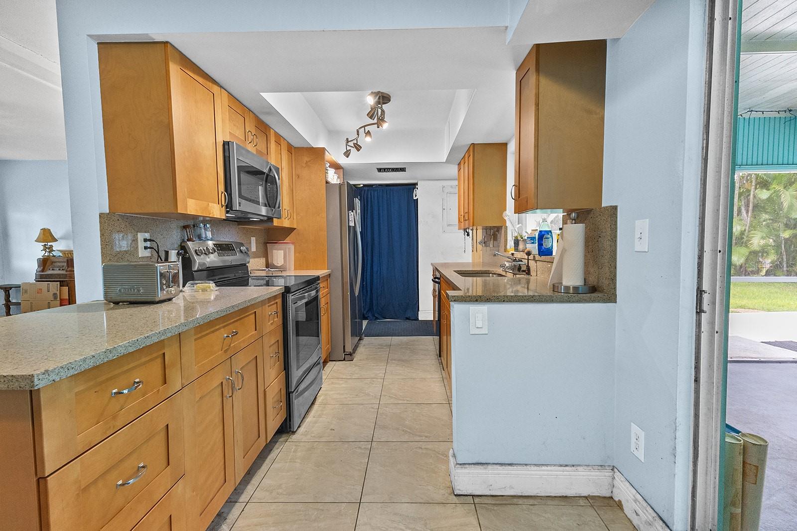 Image 10 of 30 For 7906 75th Avenue