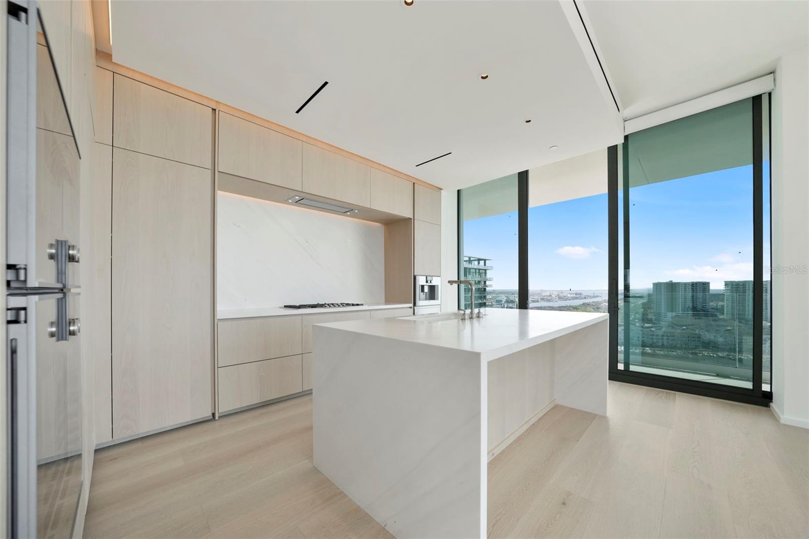 Image 14 of 56 For 1000 Water Street 1601