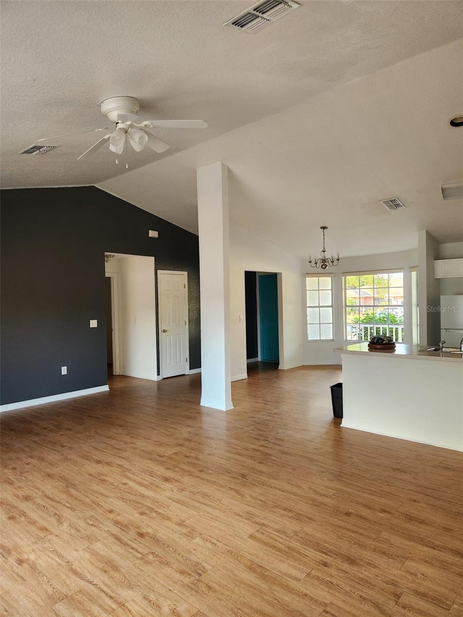 Image 4 of 20 For 10154 Henderson Street