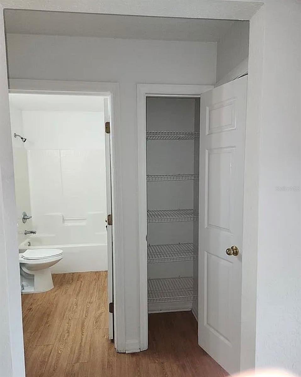 Image 7 of 20 For 10154 Henderson Street